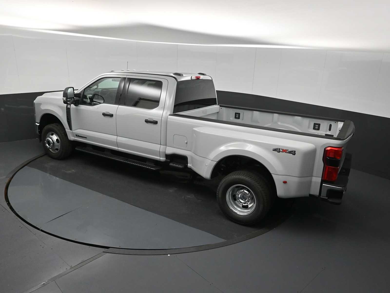 2026 Ford F-350 Super Duty XLT