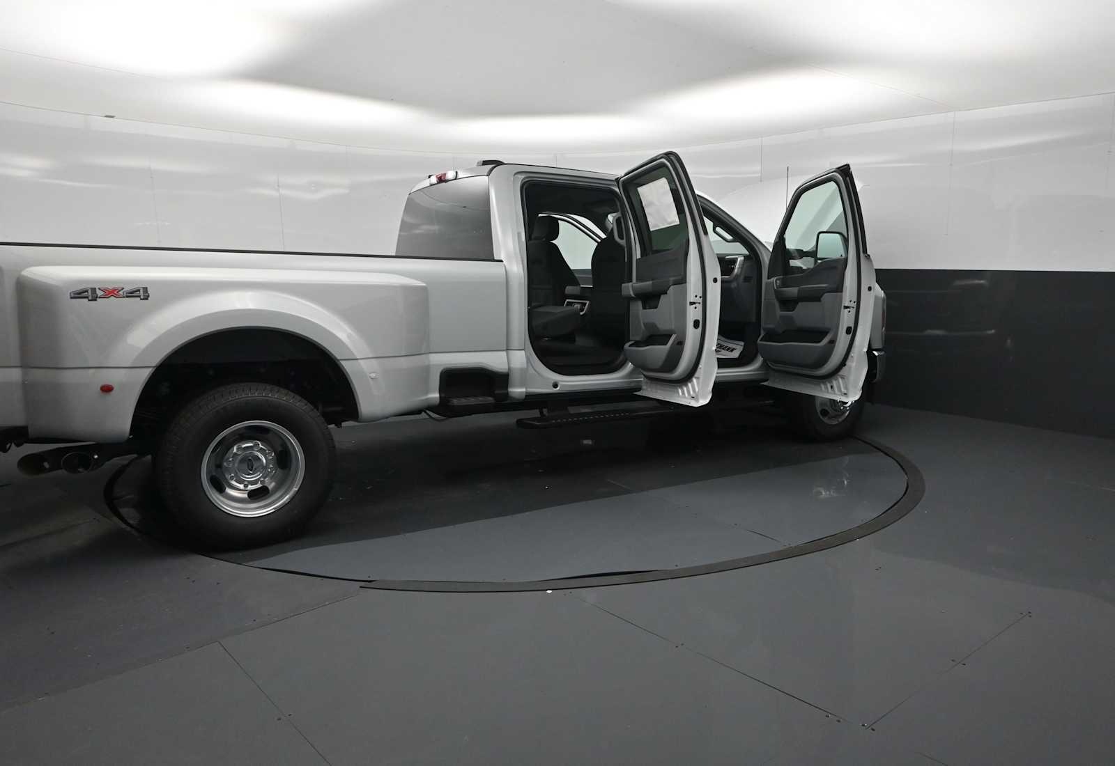 2026 Ford F-350 Super Duty XLT
