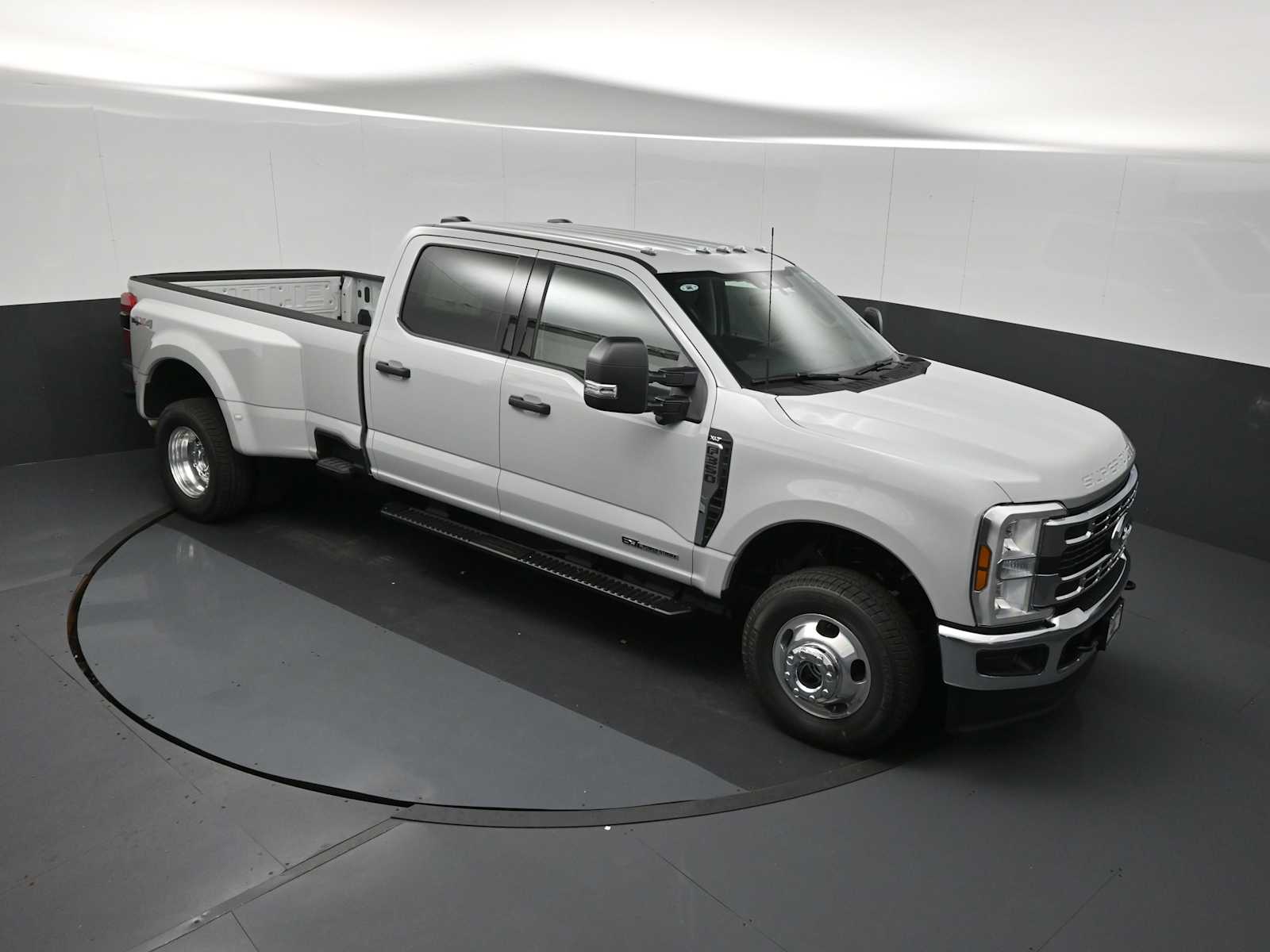 2026 Ford F-350 Super Duty XLT