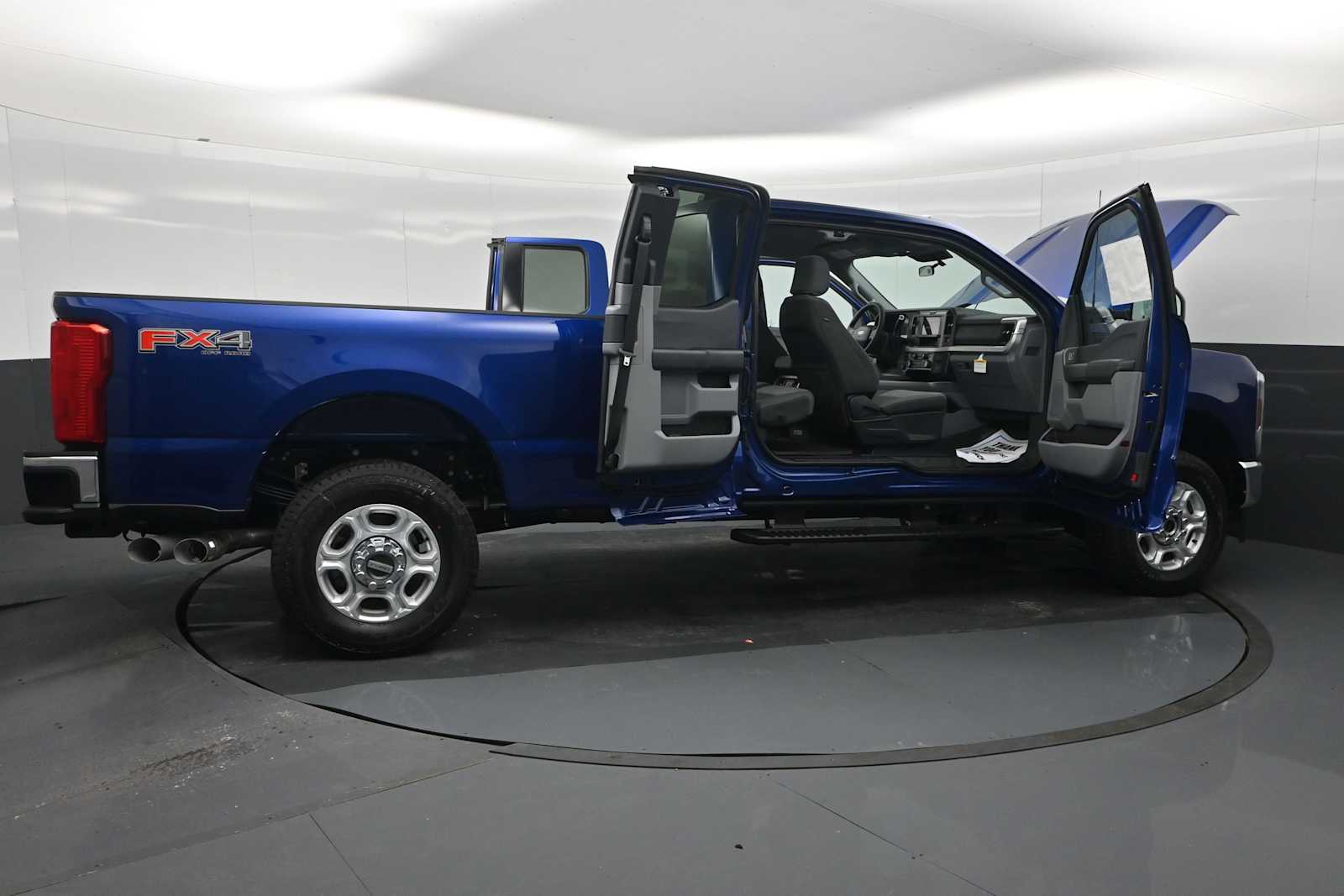 2026 Ford F-350 Super Duty XLT