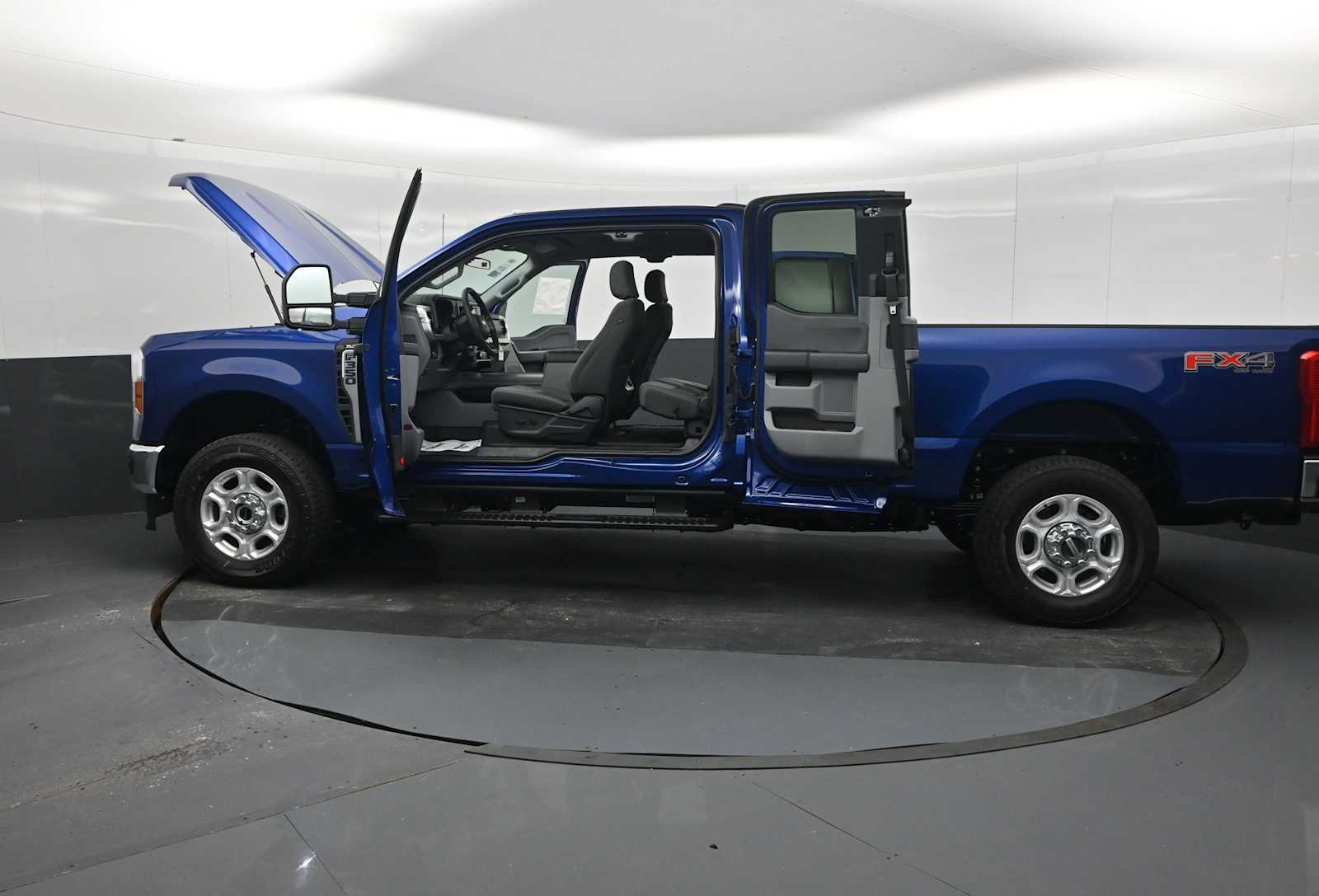 2026 Ford F-350 Super Duty XLT