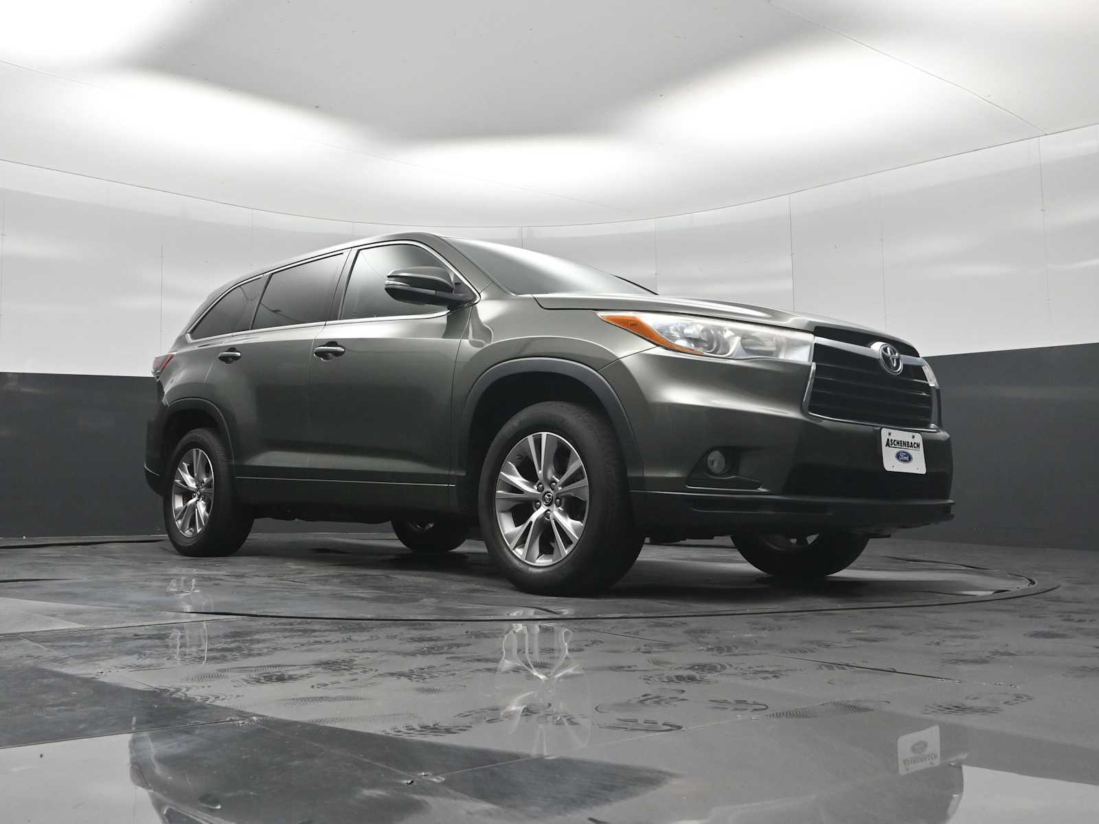 2016 Toyota Highlander LE V6