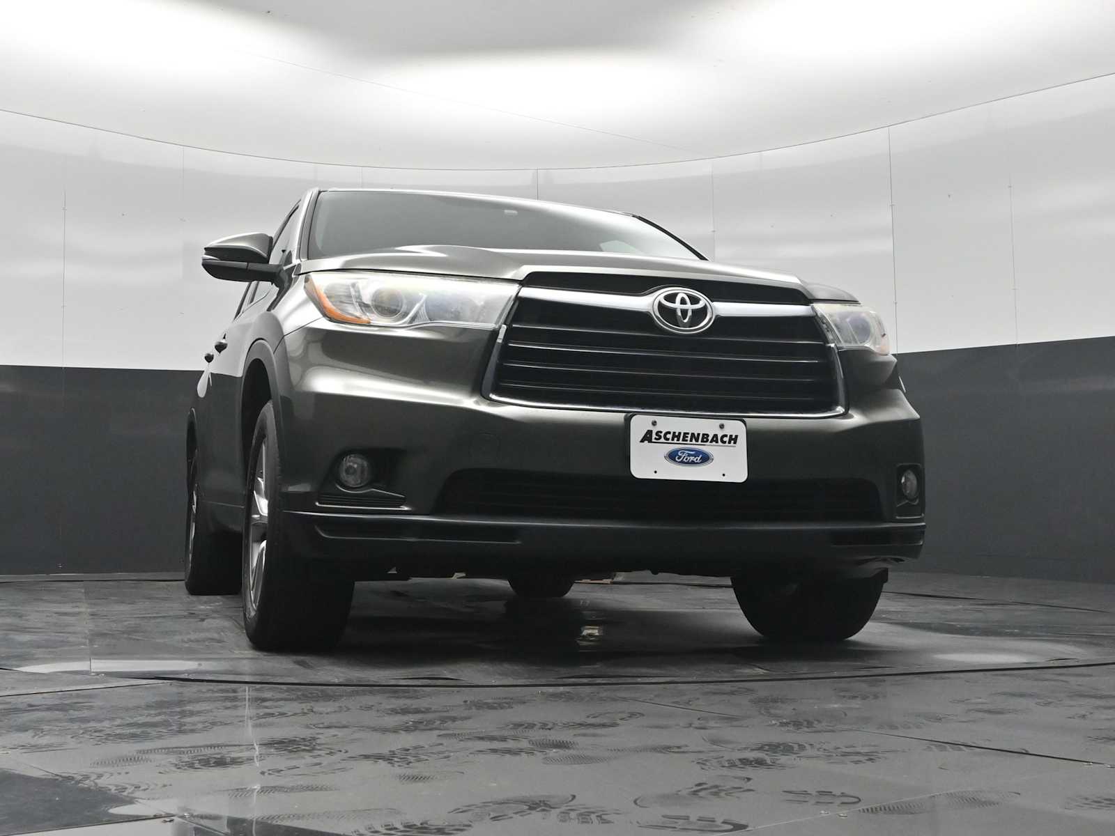 2016 Toyota Highlander LE V6