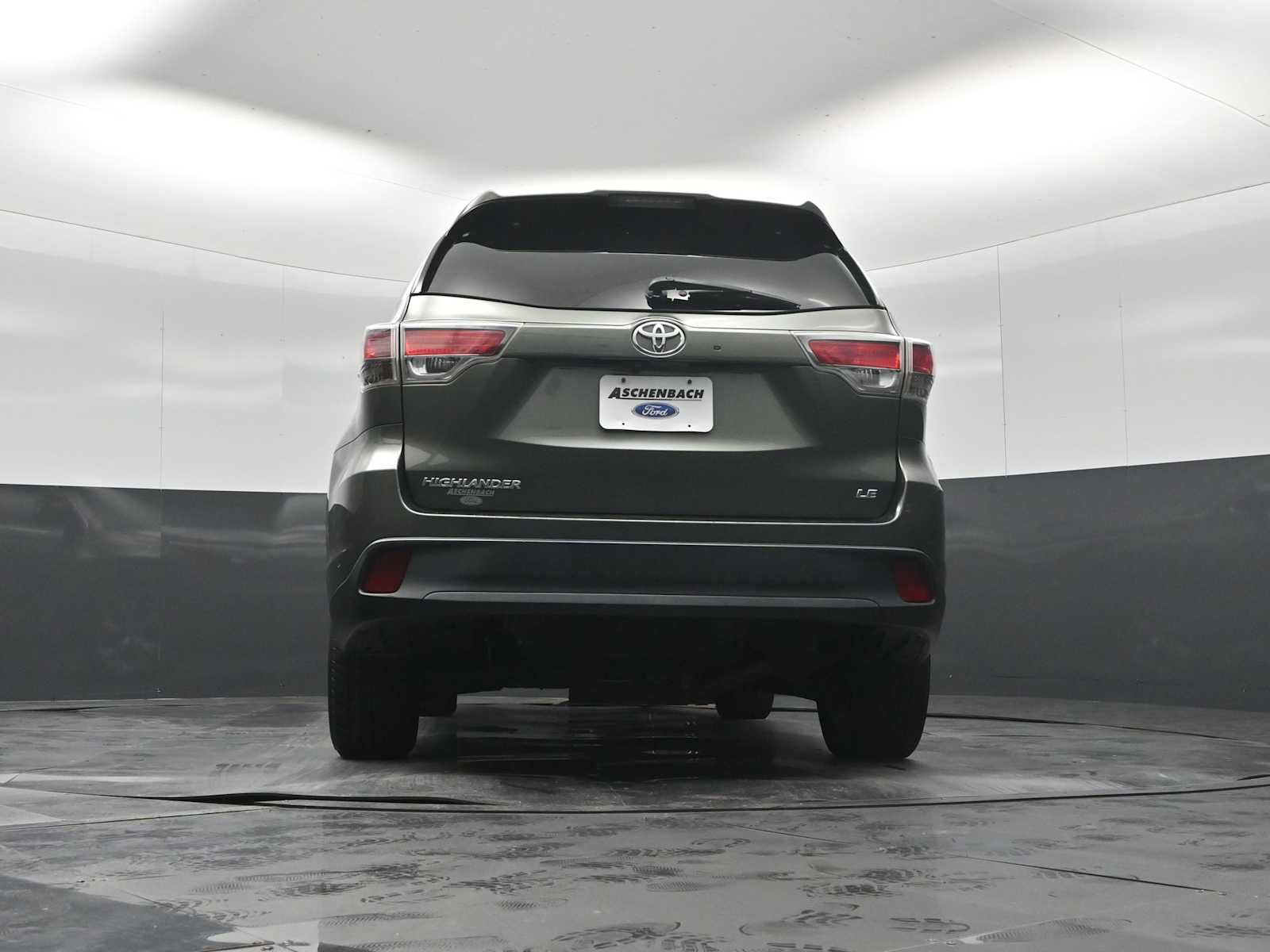 2016 Toyota Highlander LE V6