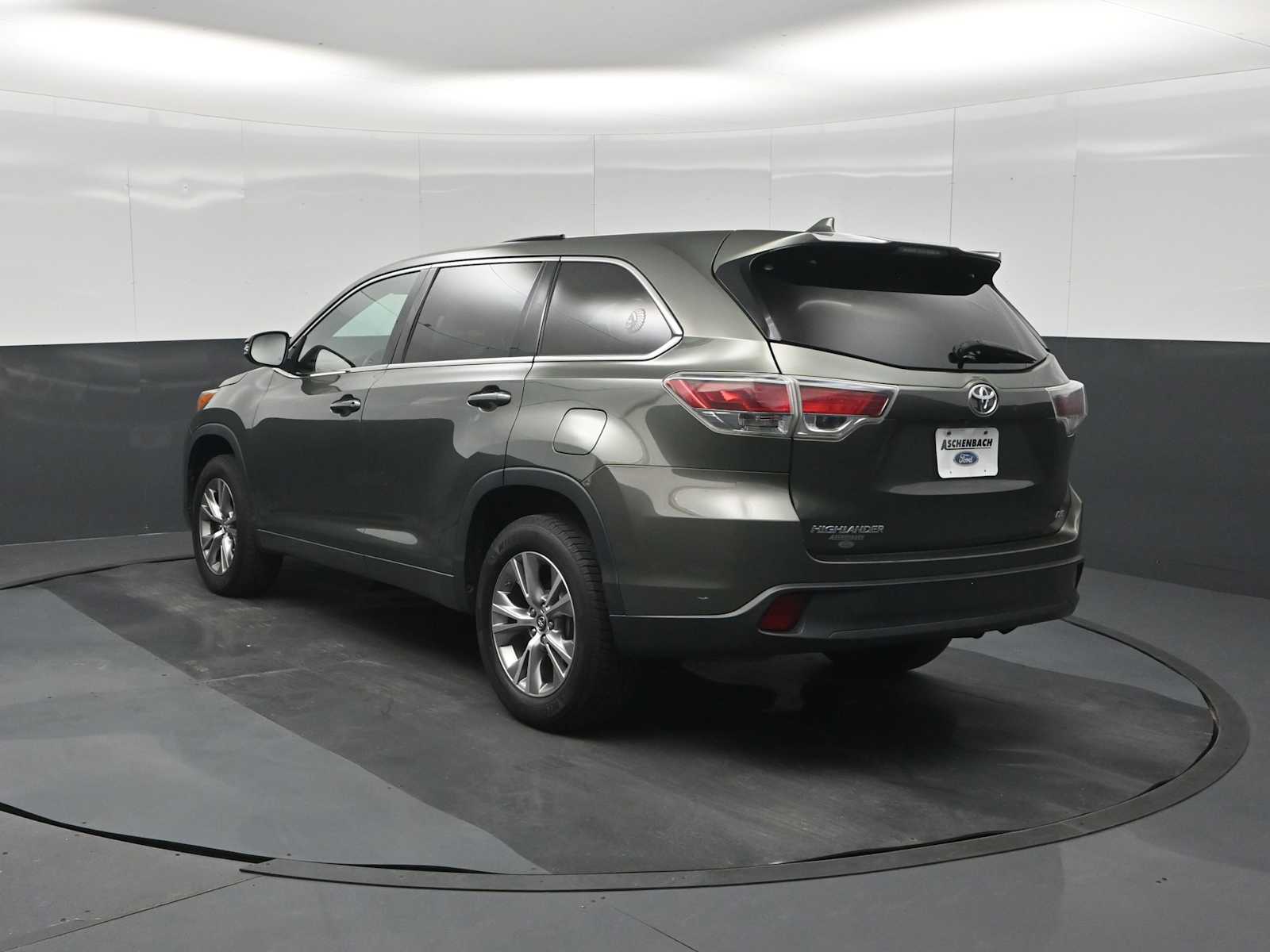2016 Toyota Highlander LE V6