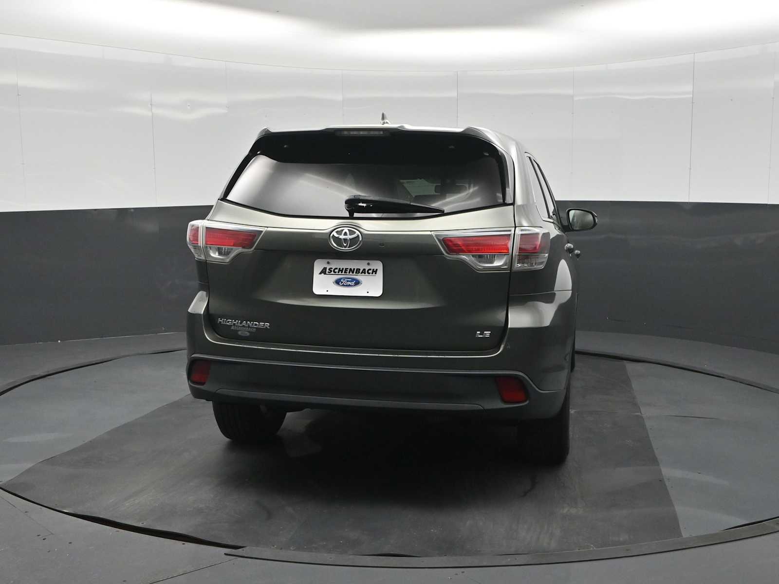 2016 Toyota Highlander LE V6
