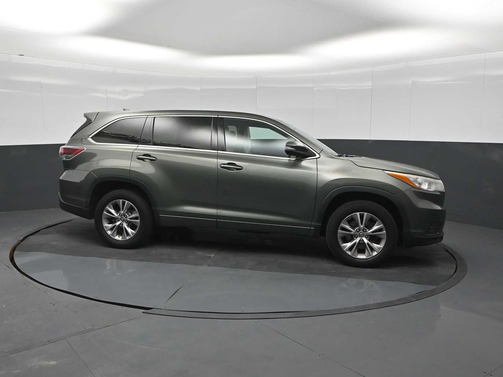 2016 Toyota Highlander LE V6