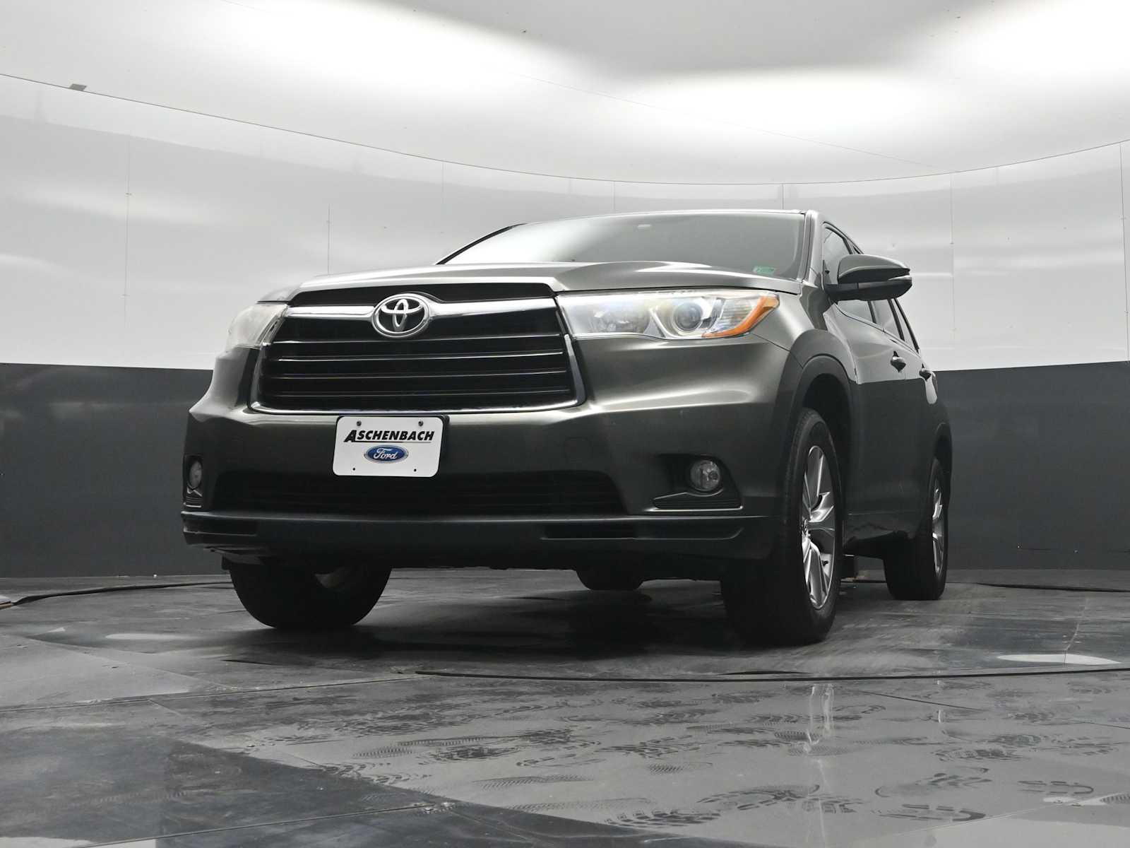 2016 Toyota Highlander LE V6