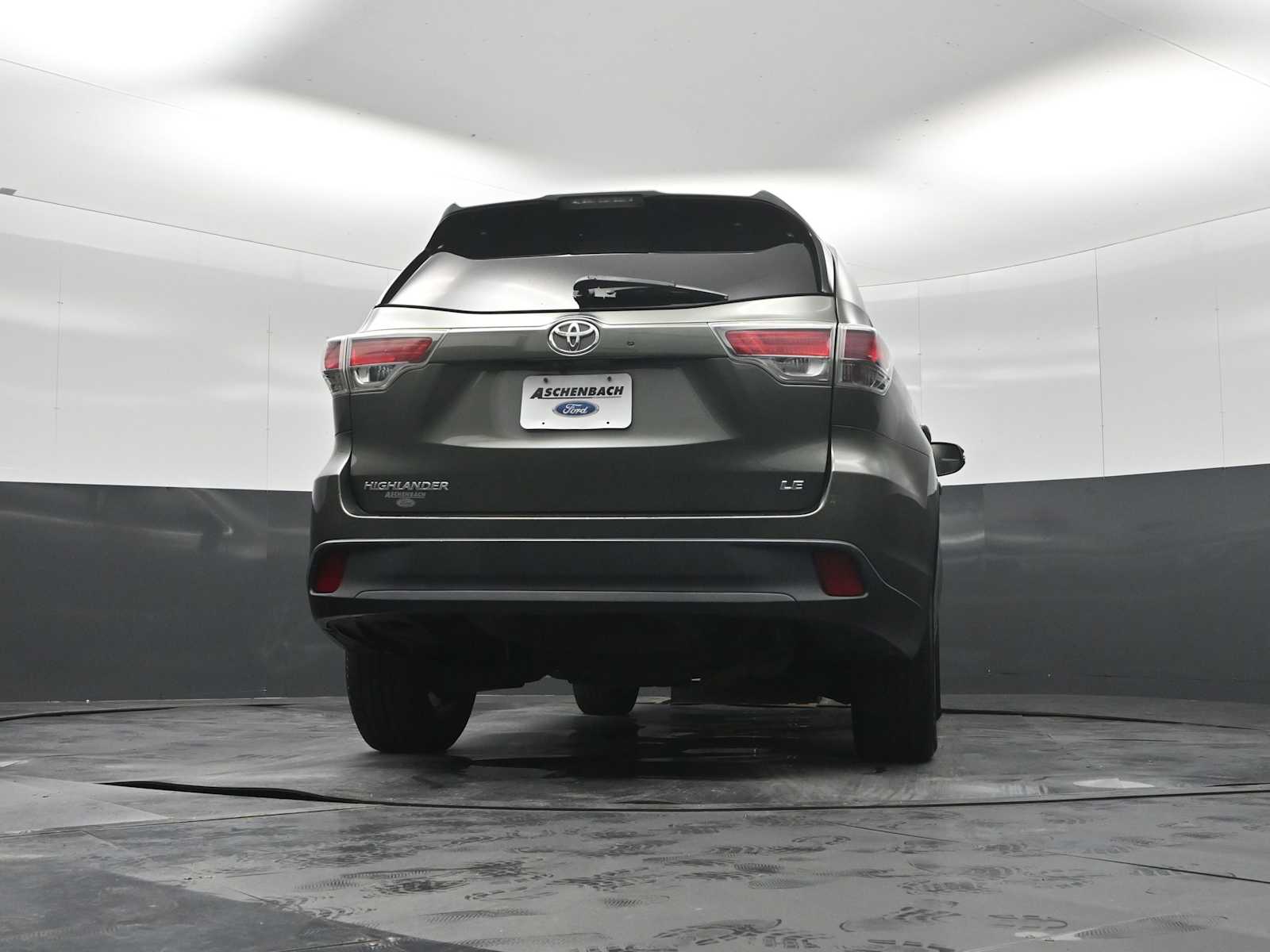 2016 Toyota Highlander LE V6