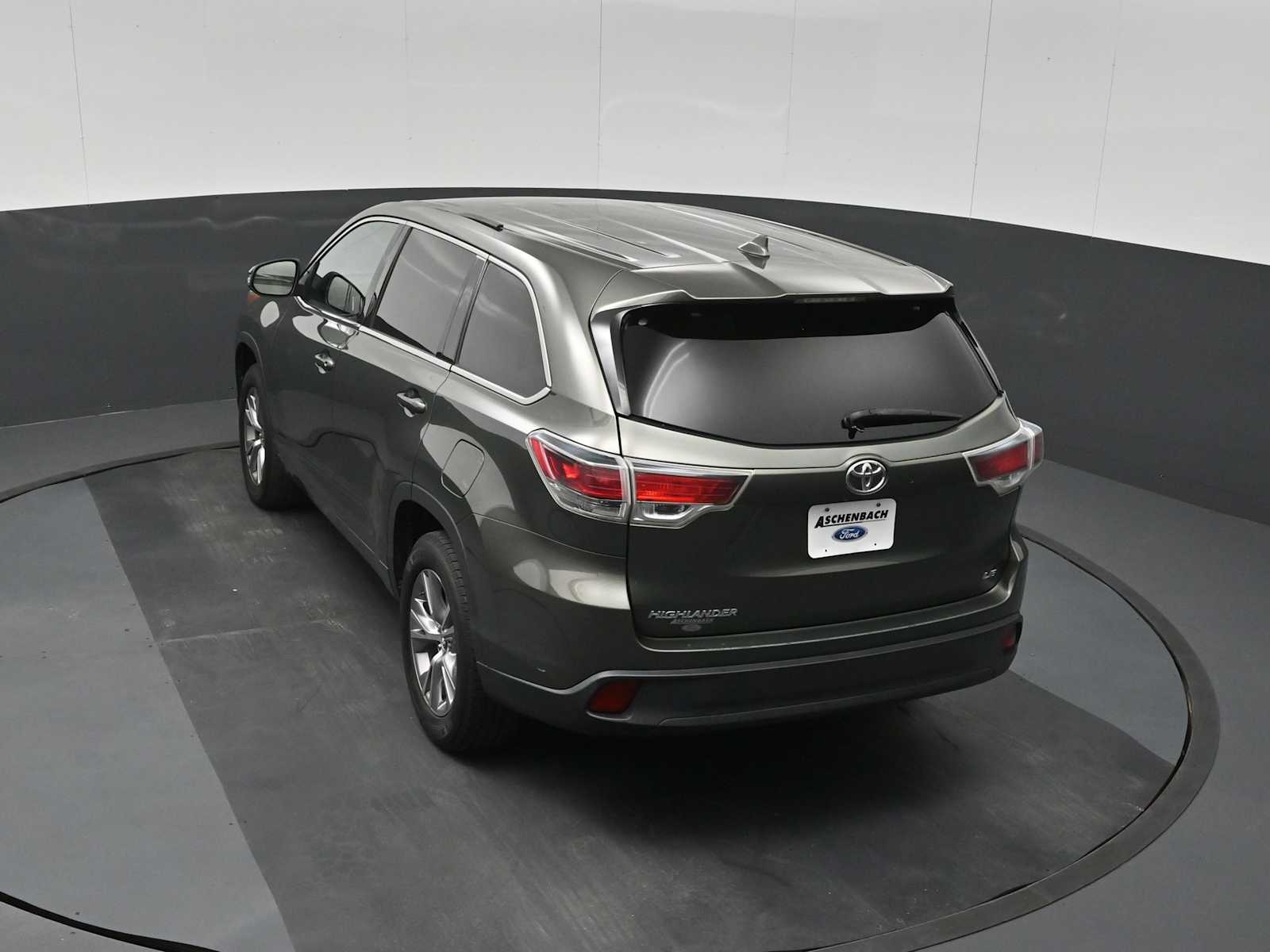 2016 Toyota Highlander LE V6