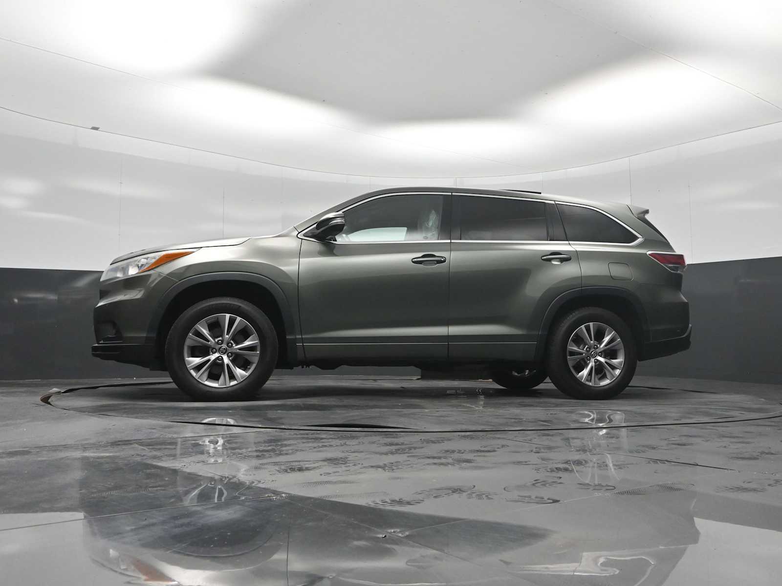 2016 Toyota Highlander LE V6