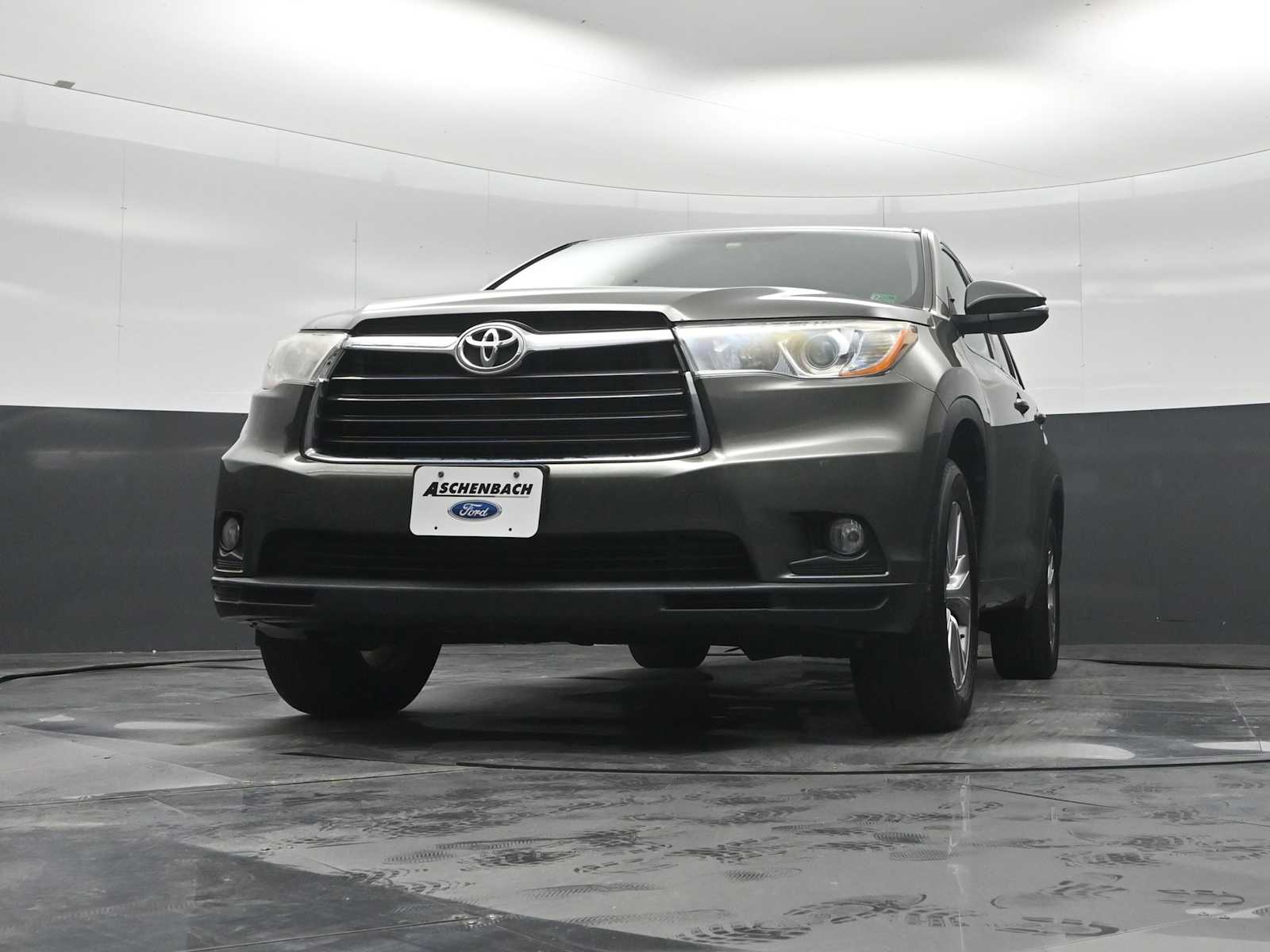 2016 Toyota Highlander LE V6