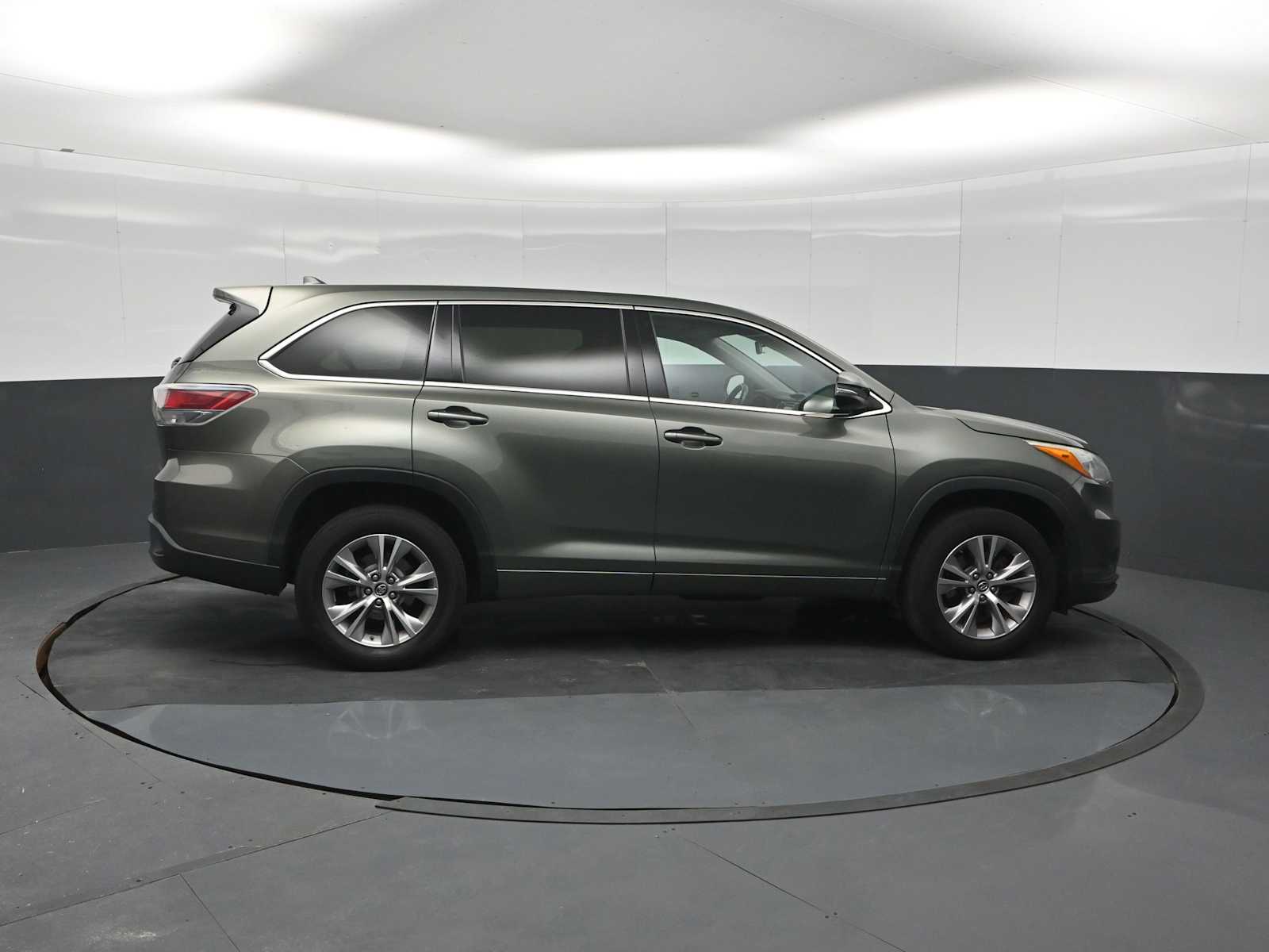 2016 Toyota Highlander LE V6