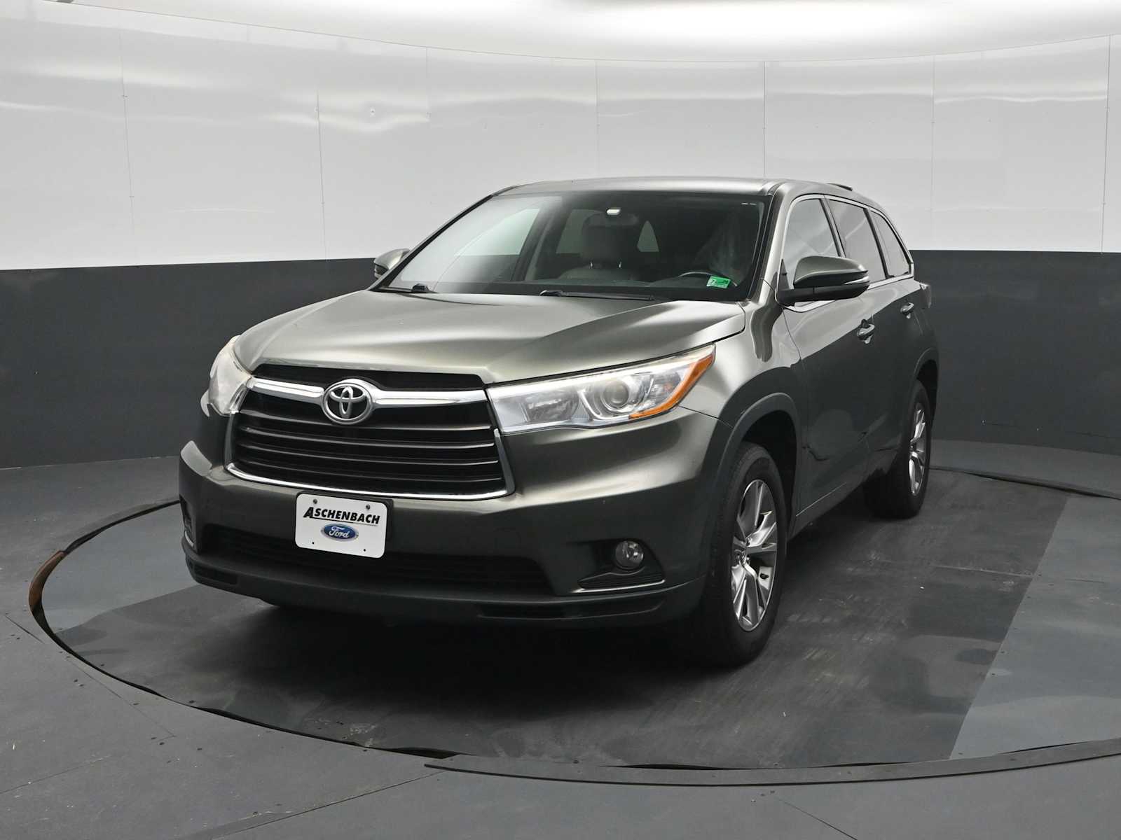 2016 Toyota Highlander LE V6