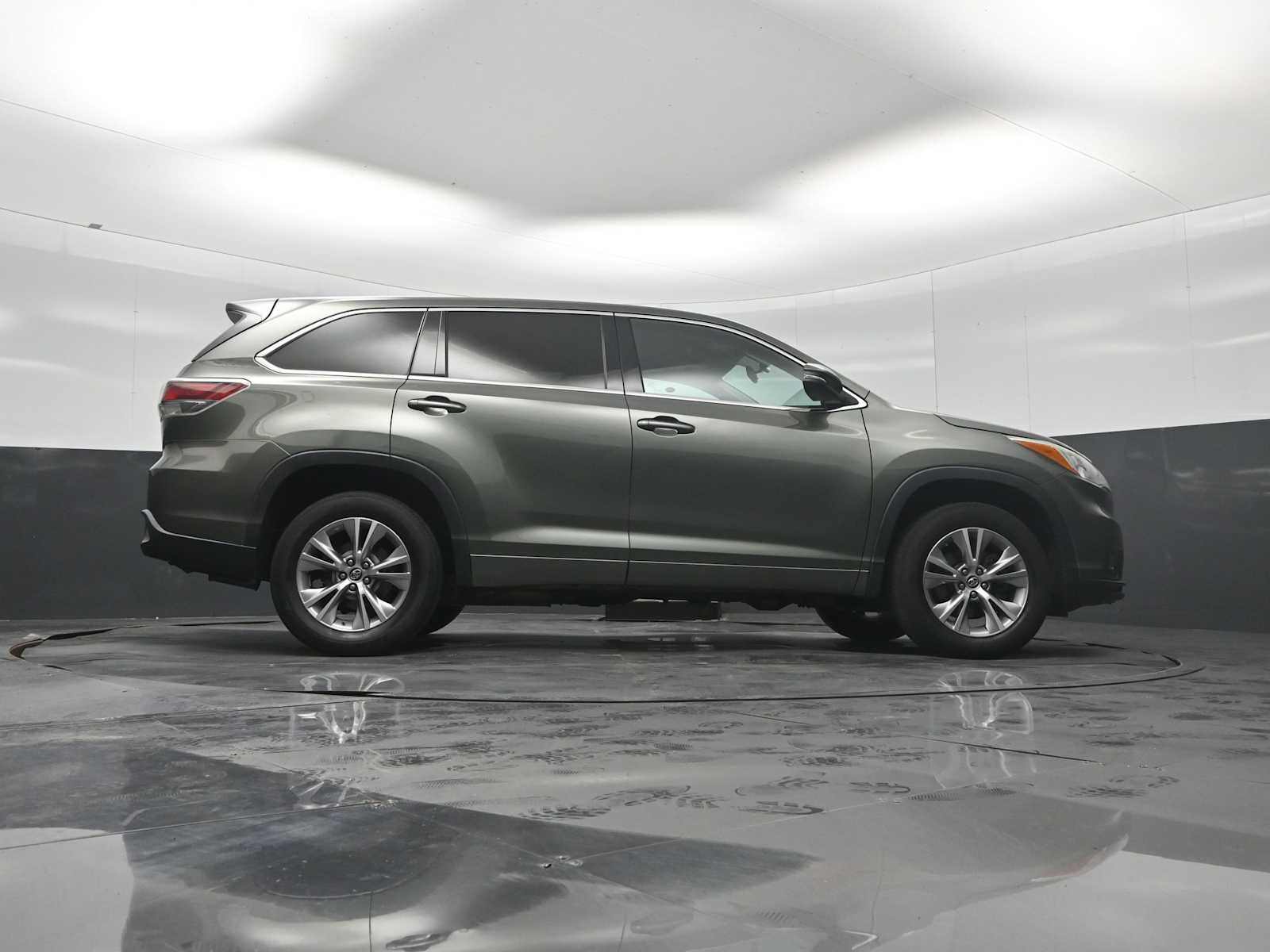 2016 Toyota Highlander LE V6