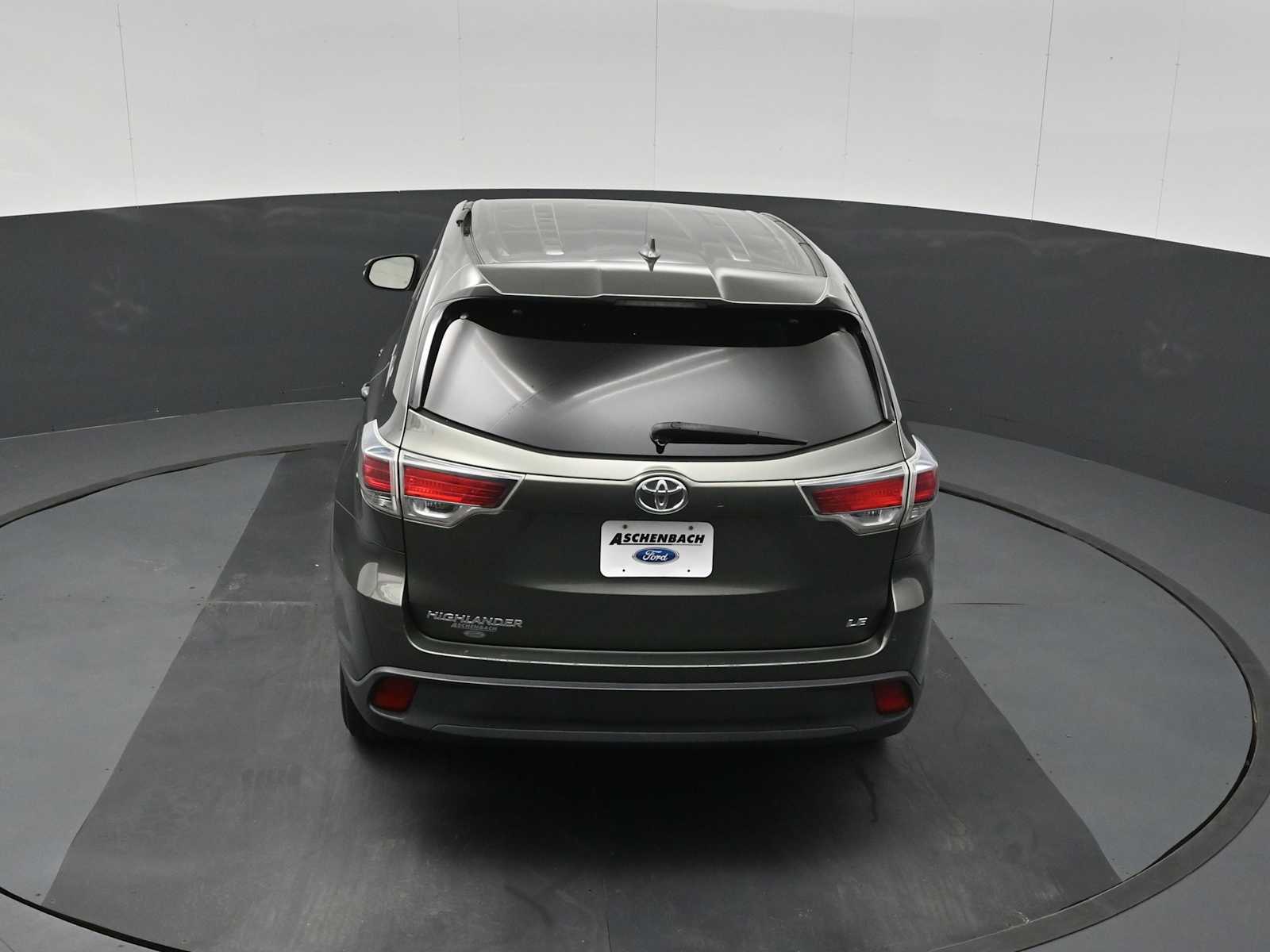 2016 Toyota Highlander LE V6