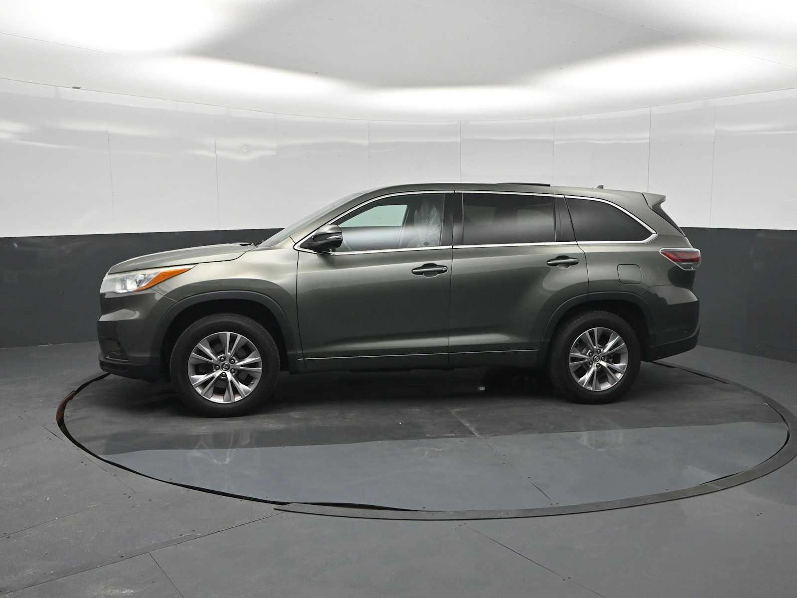 2016 Toyota Highlander LE V6