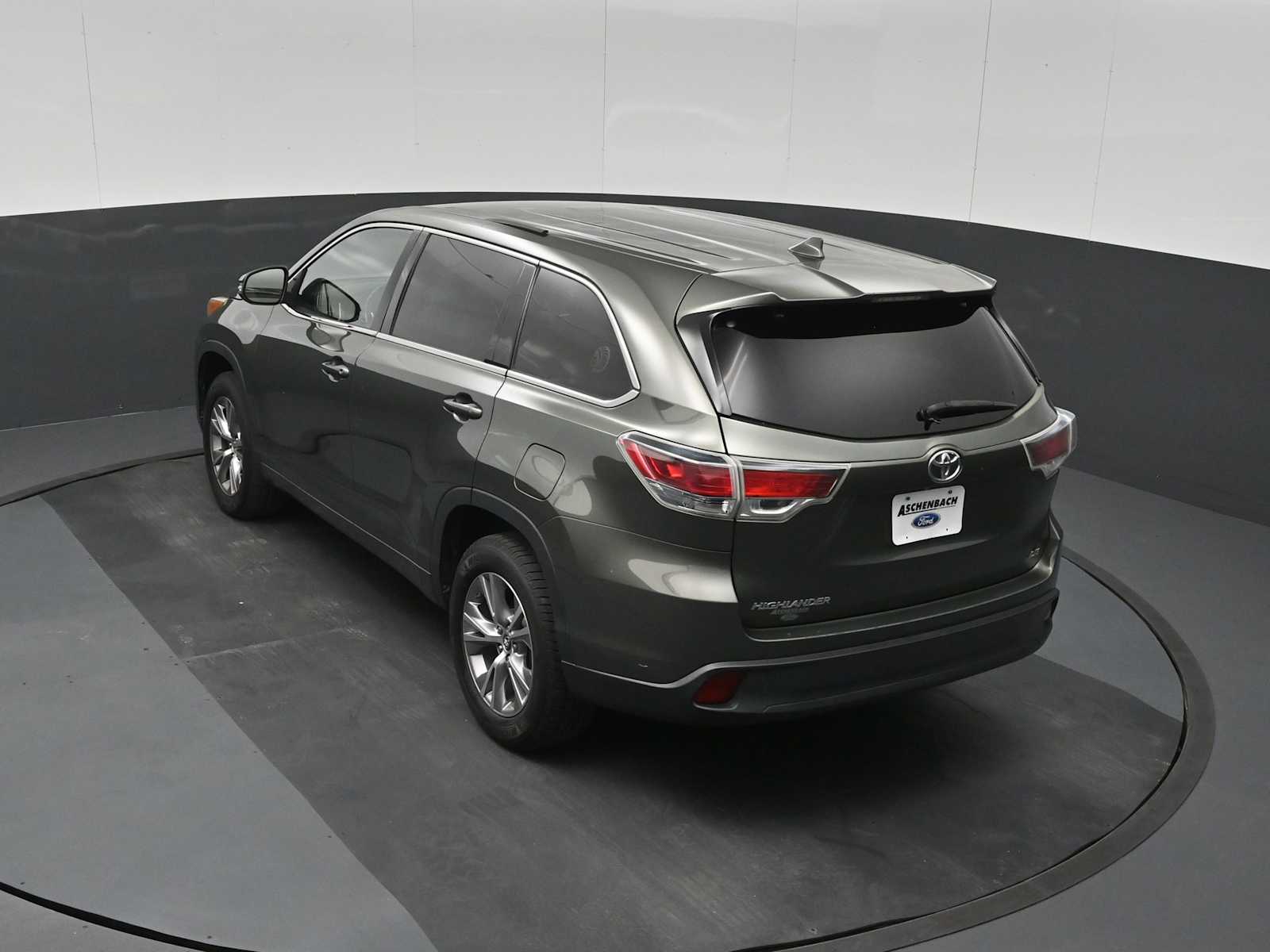 2016 Toyota Highlander LE V6