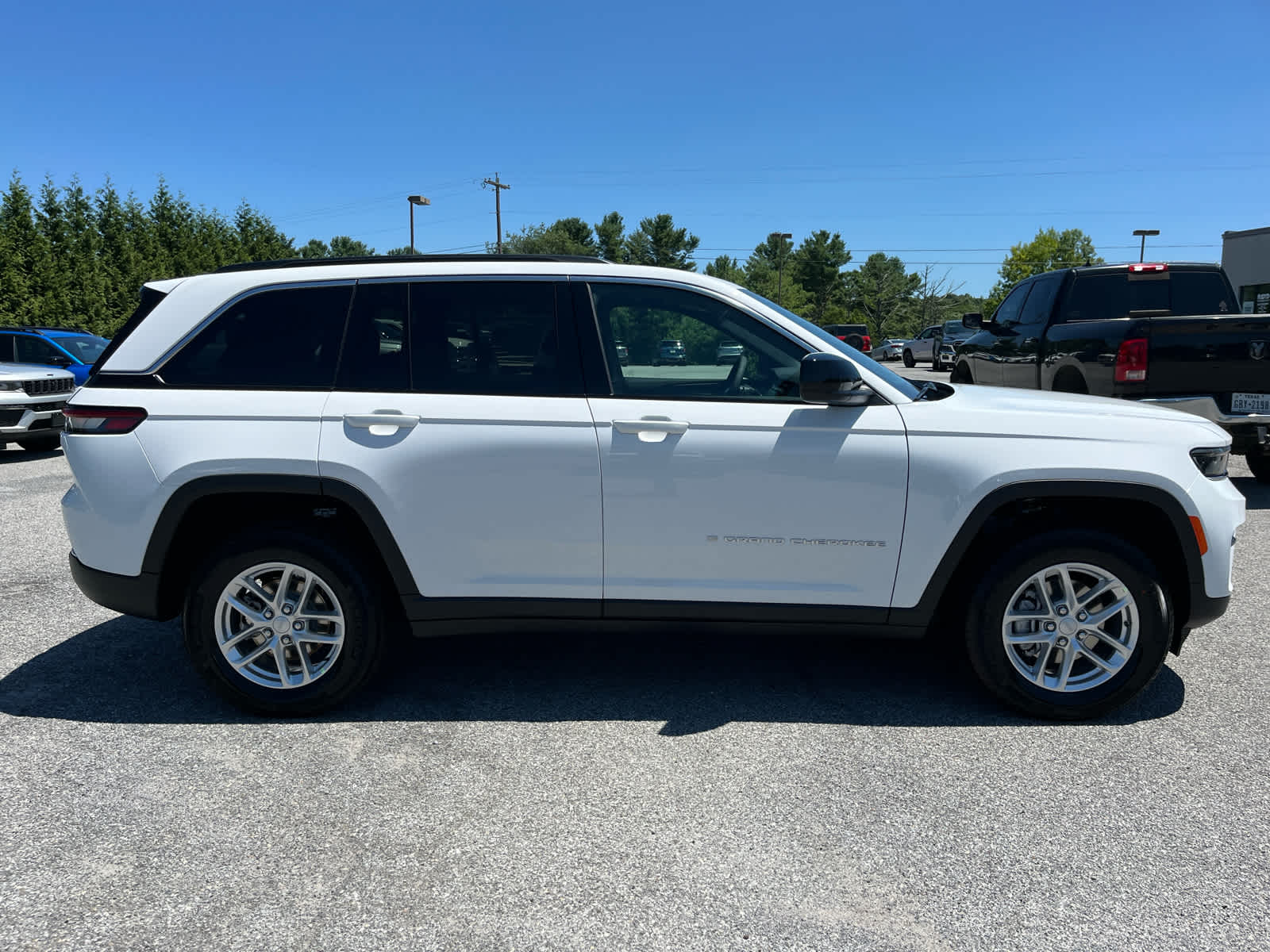 2026 Jeep Grand Cherokee Laredo
