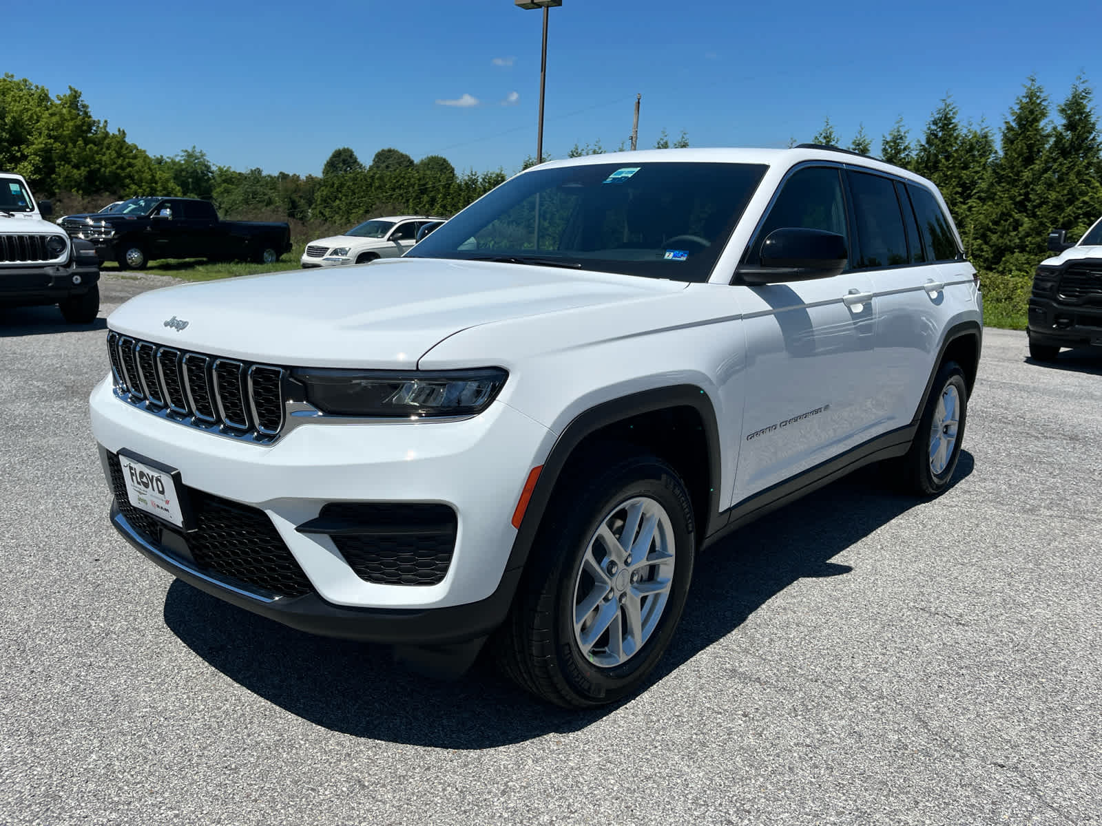 2026 Jeep Grand Cherokee Laredo