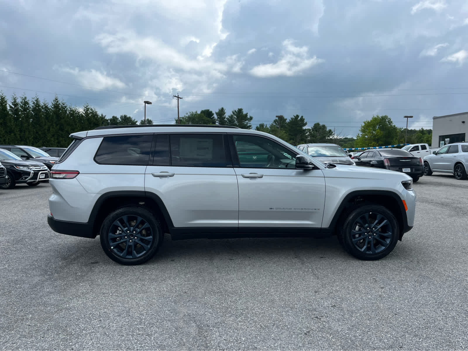 2026 Jeep Grand Cherokee L 85th Anniversary Edition