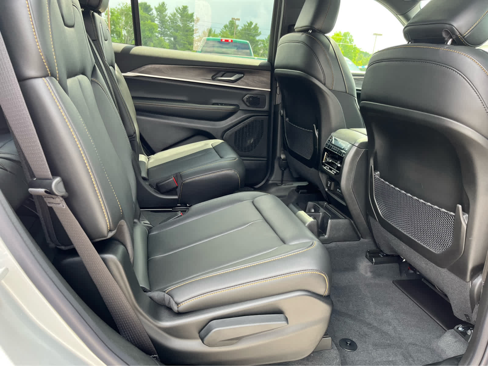 2026 Jeep Grand Cherokee L 85th Anniversary Edition