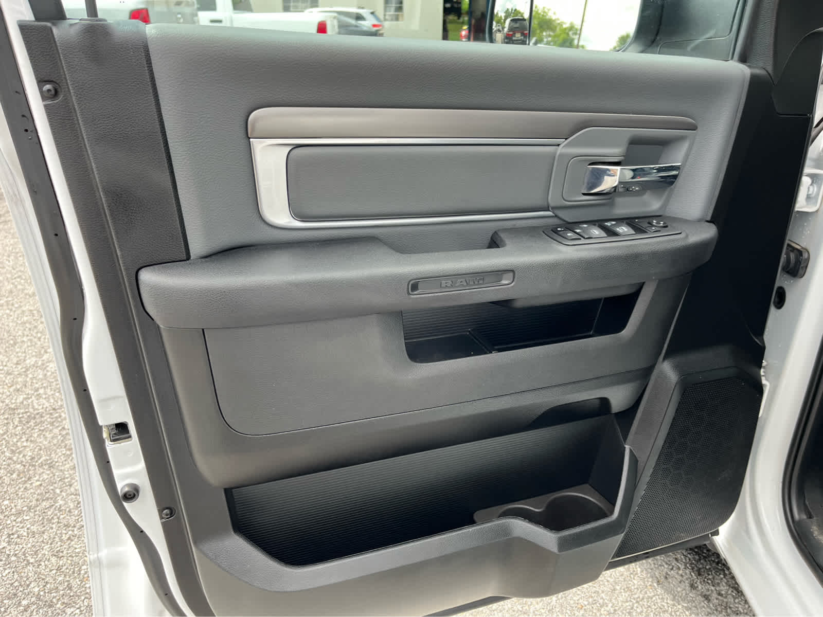 2023 Ram 1500 Classic SLT