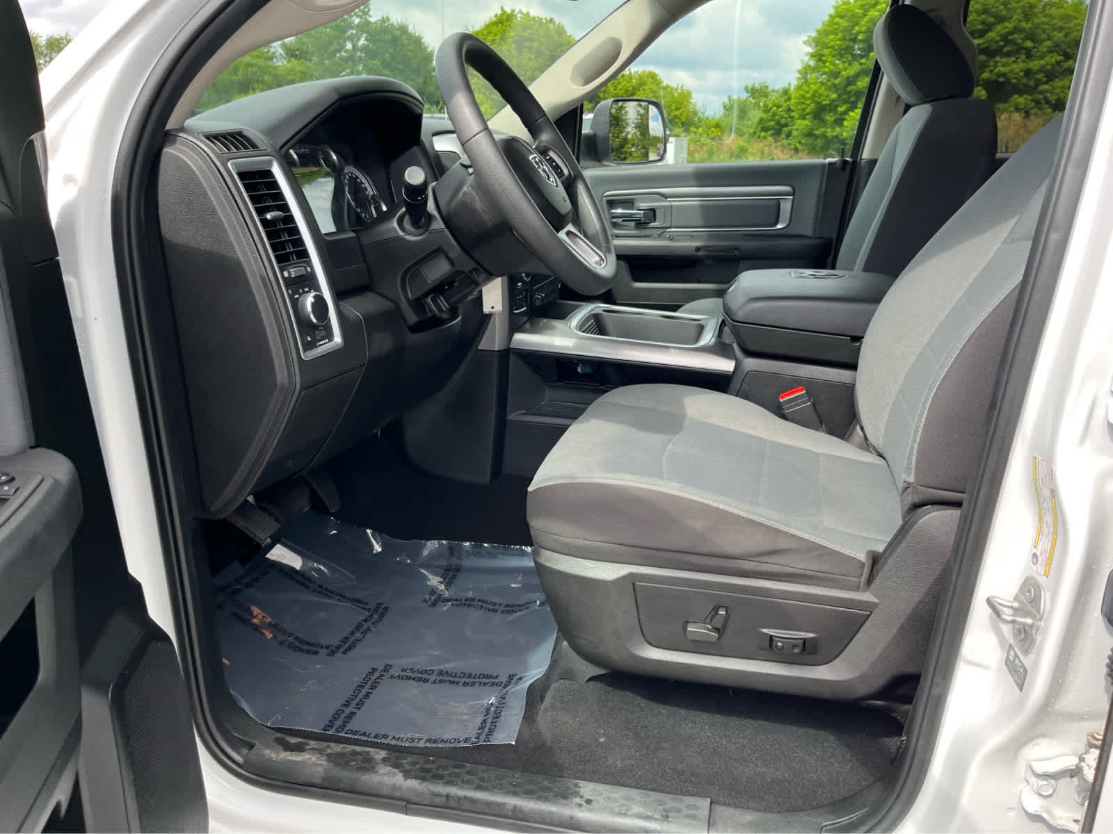2023 Ram 1500 Classic SLT