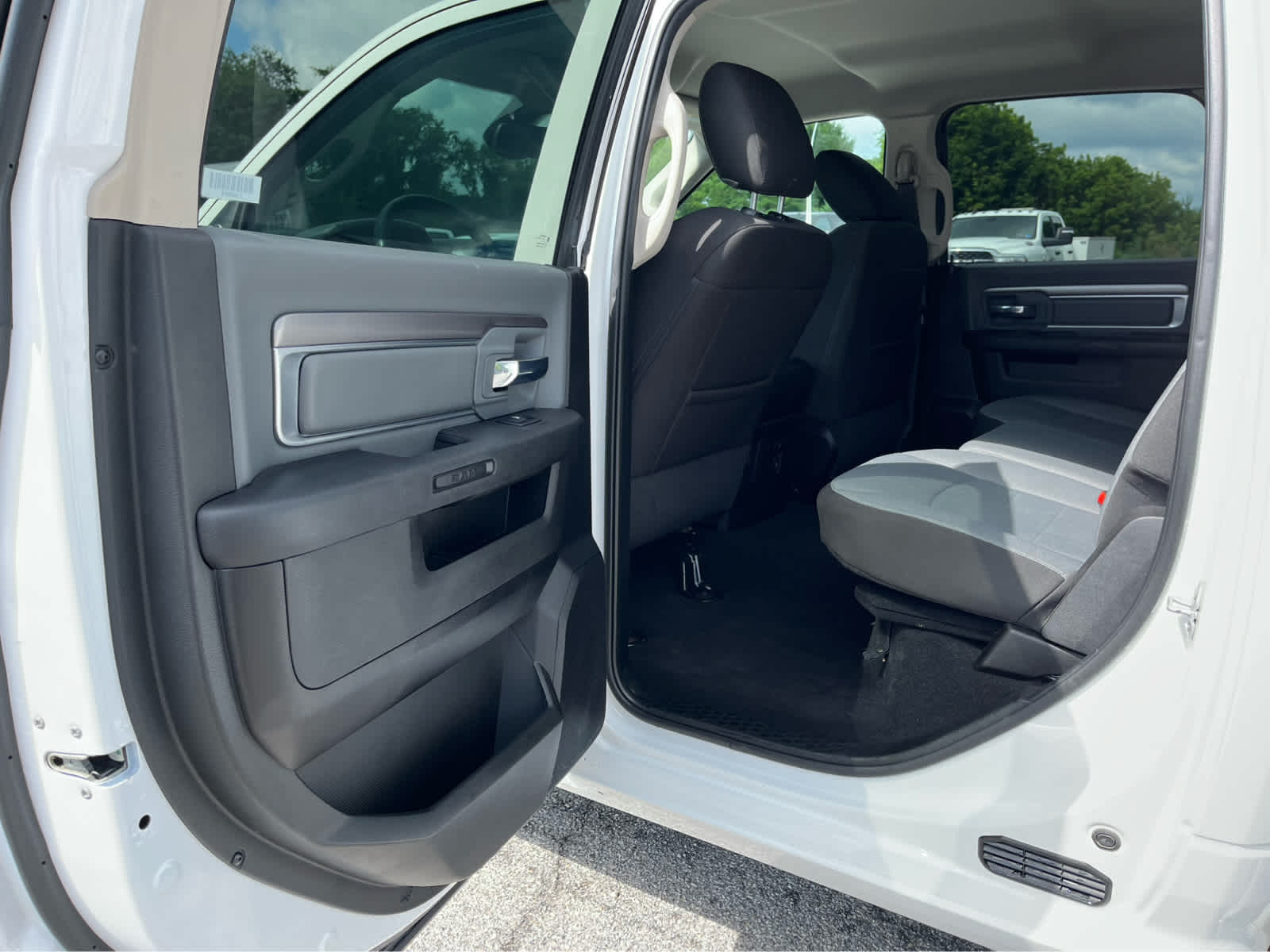 2023 Ram 1500 Classic SLT