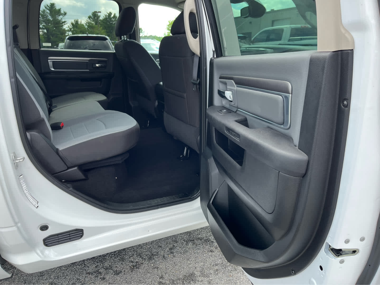 2023 Ram 1500 Classic SLT