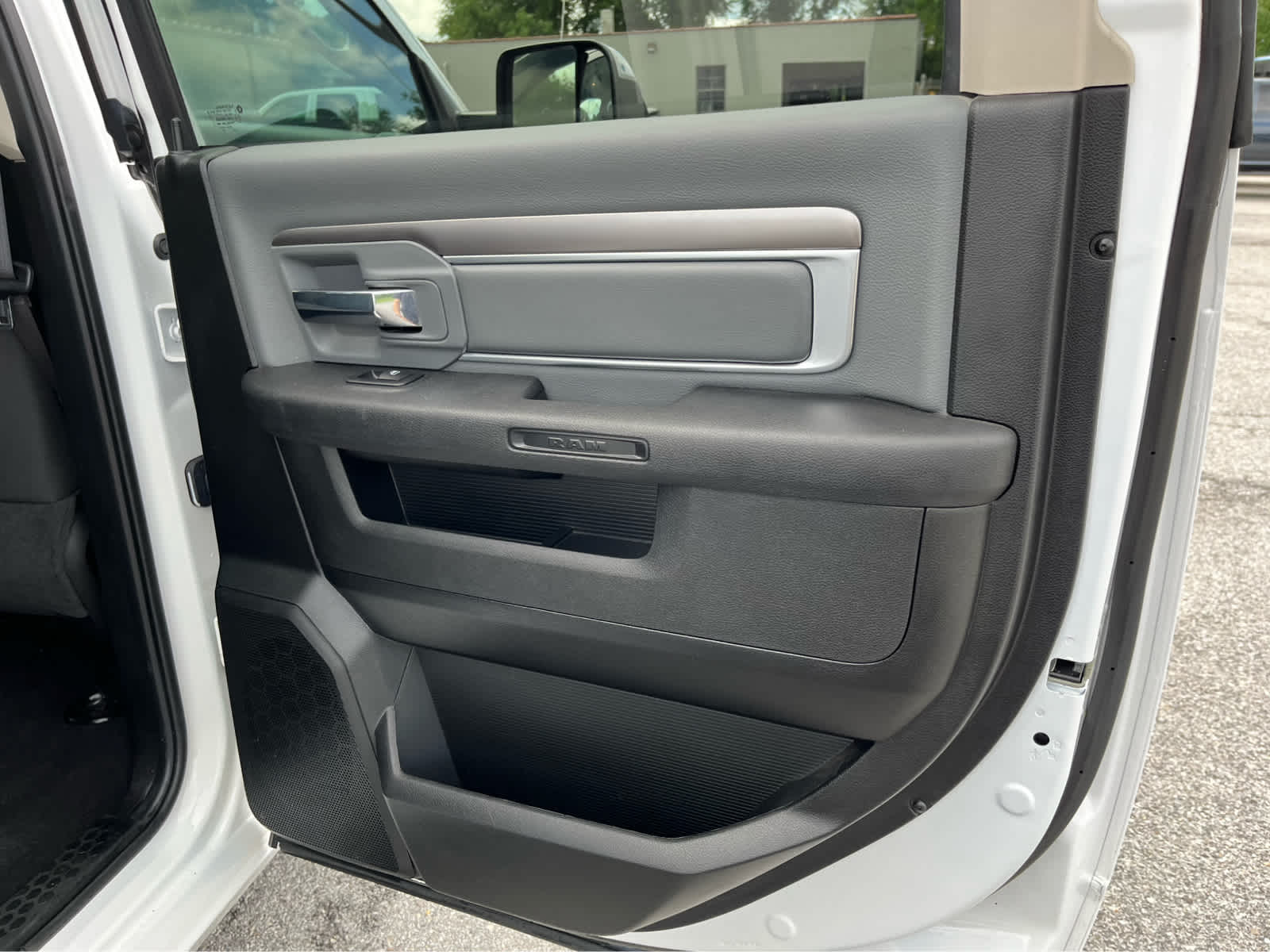 2023 Ram 1500 Classic SLT