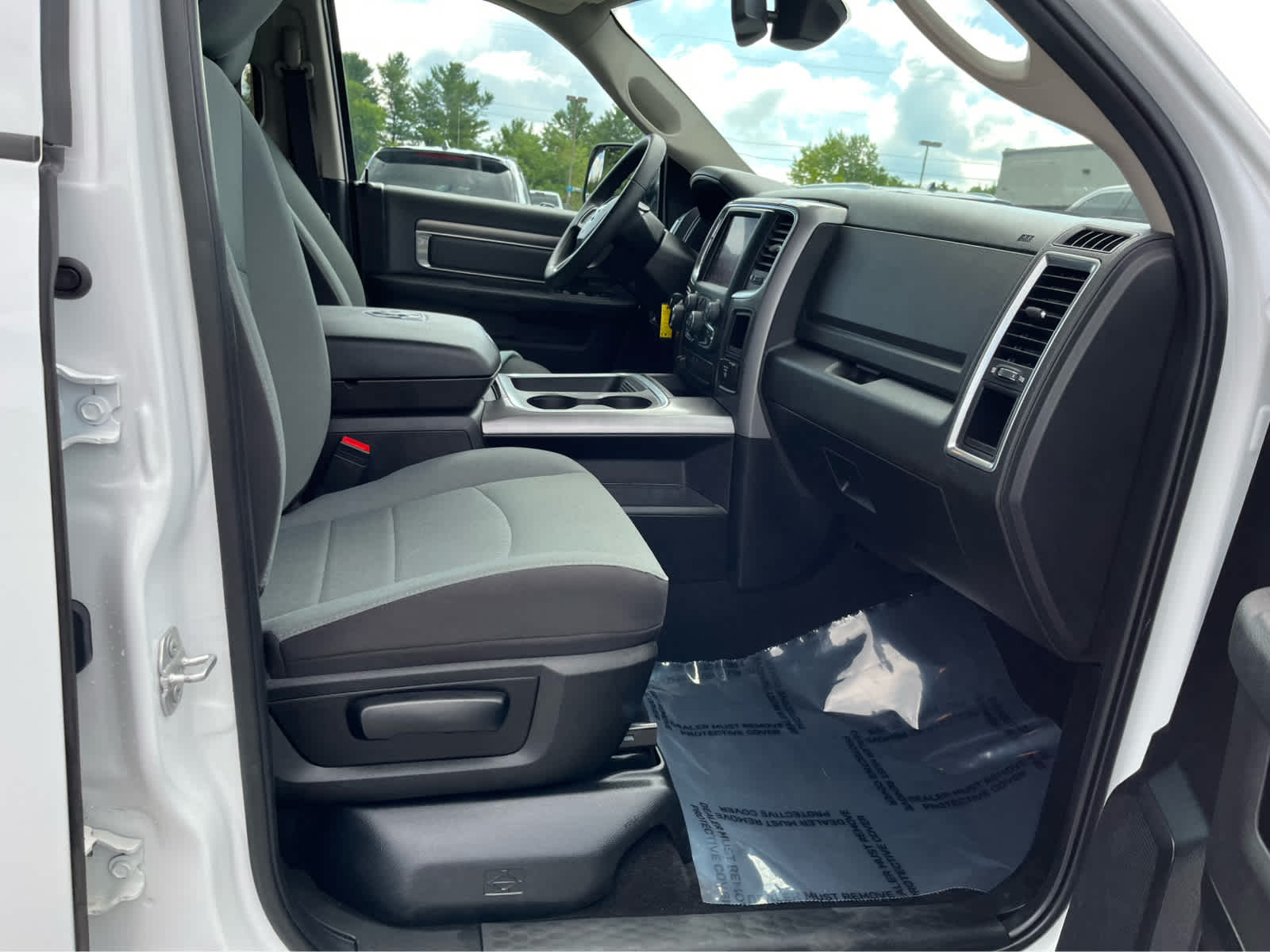 2023 Ram 1500 Classic SLT