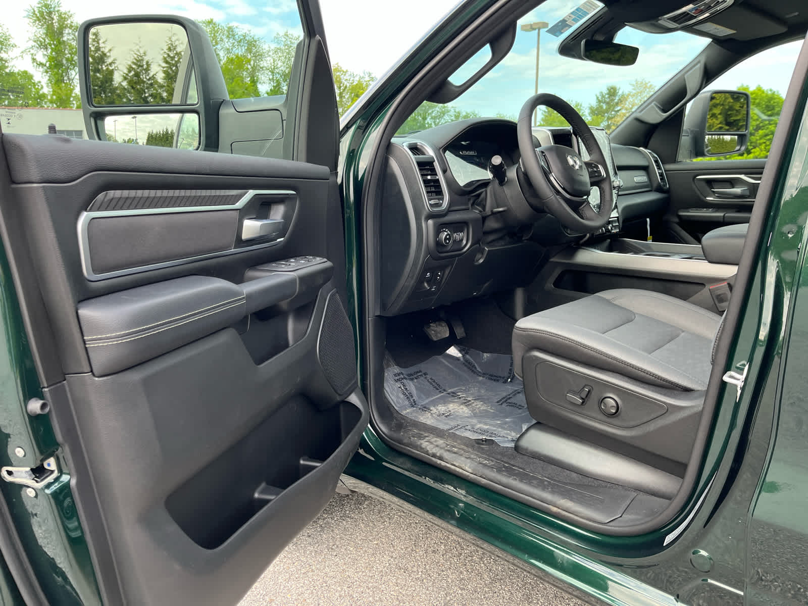 2026 Ram 1500 Big Horn Crew Cab 4x4 5'7" Box