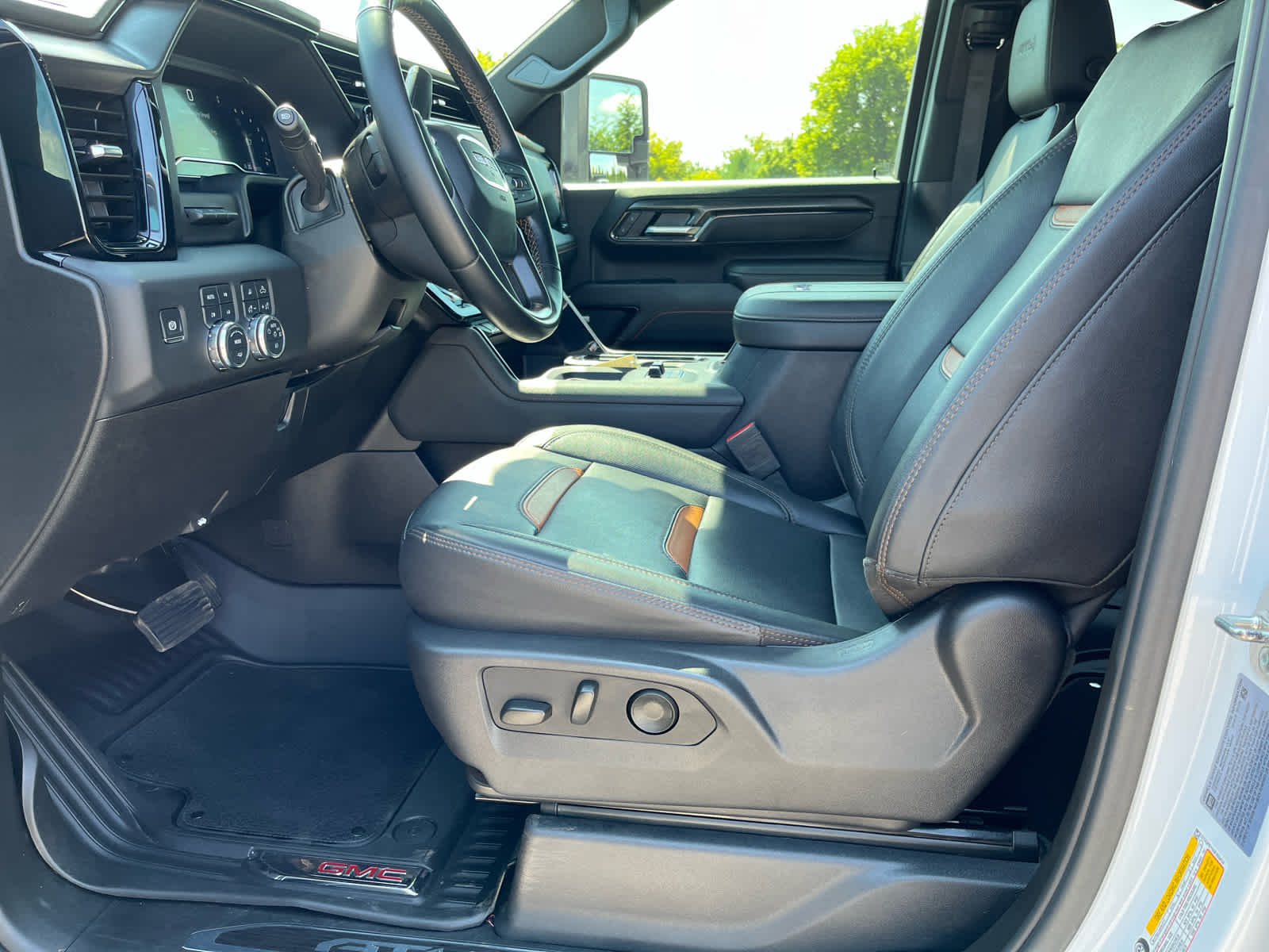 2025 GMC Sierra 2500HD AT4