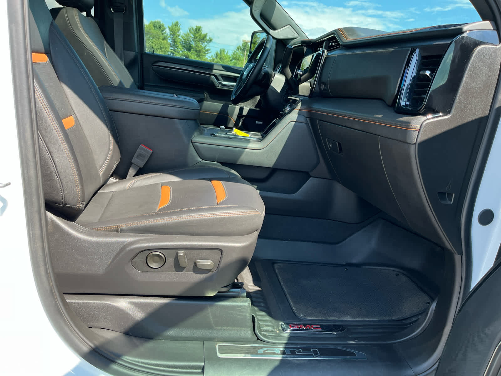 2025 GMC Sierra 2500HD AT4