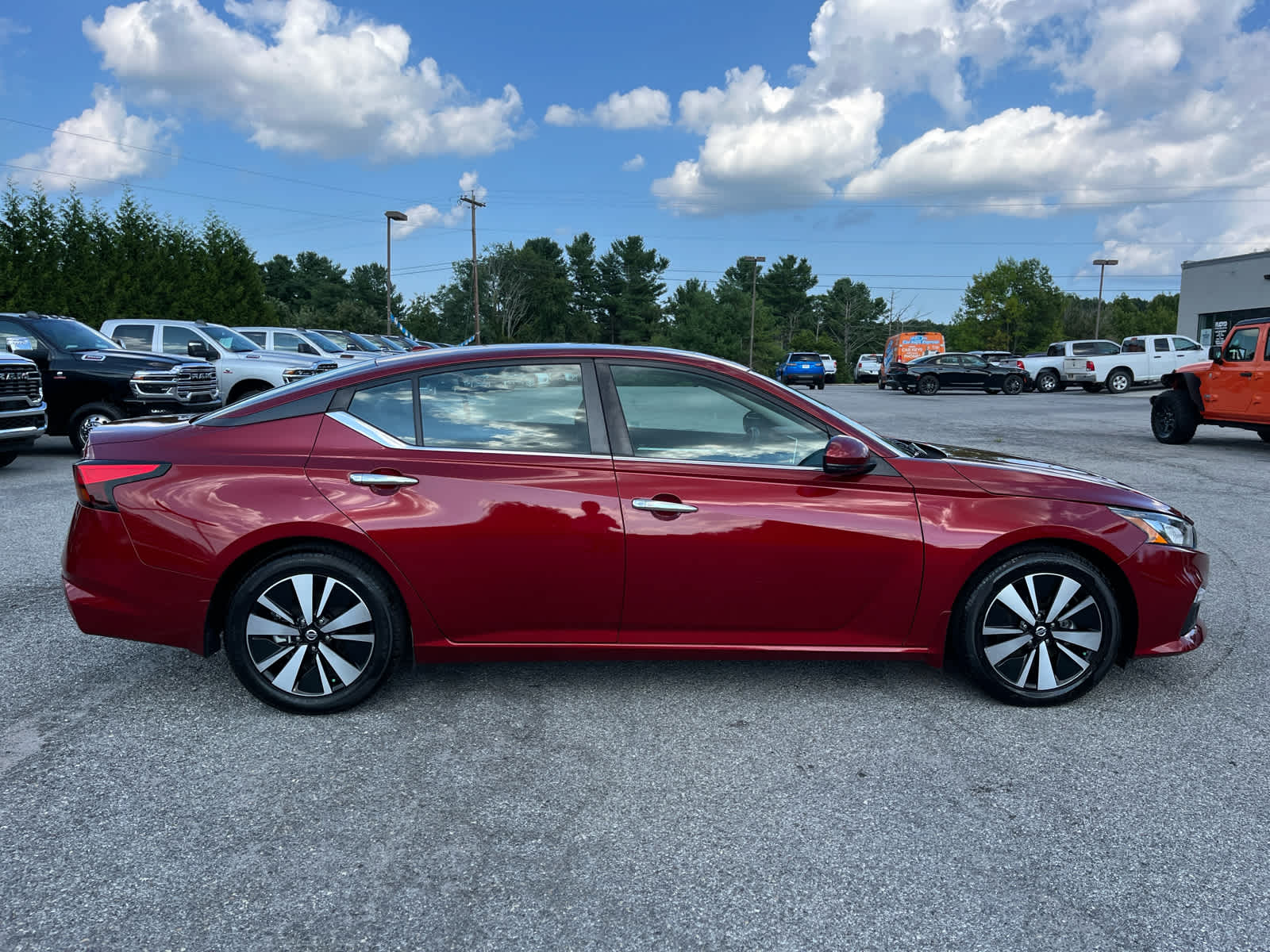 2022 Nissan Altima SV