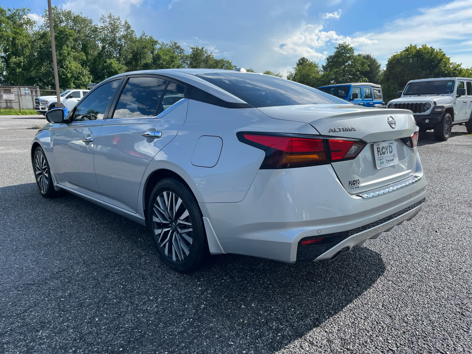 2023 Nissan Altima SV
