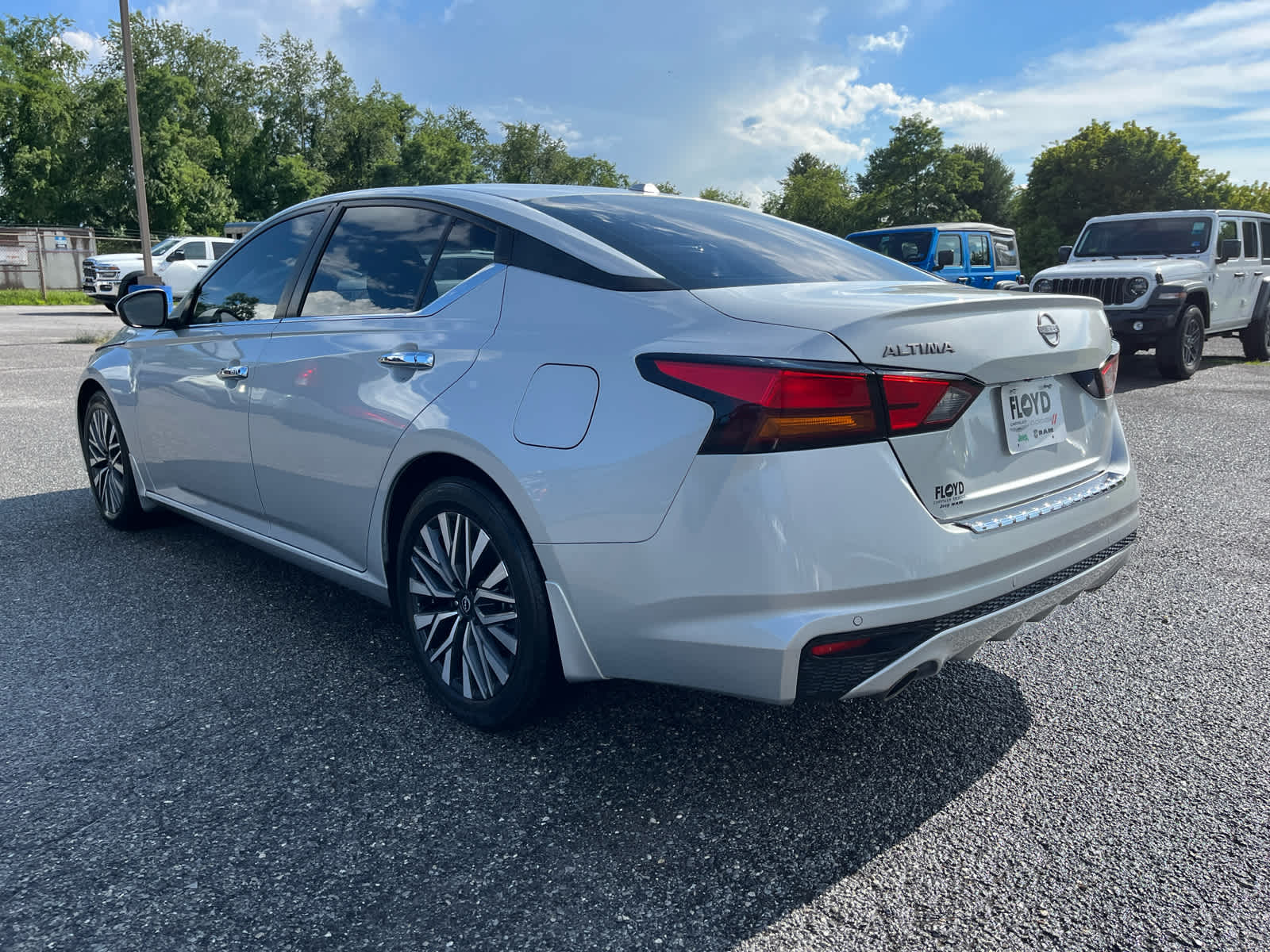 2023 Nissan Altima SV