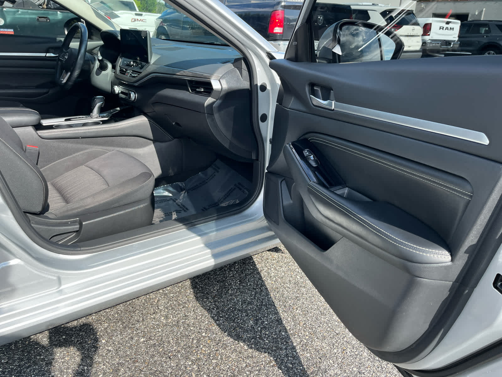 2023 Nissan Altima SV