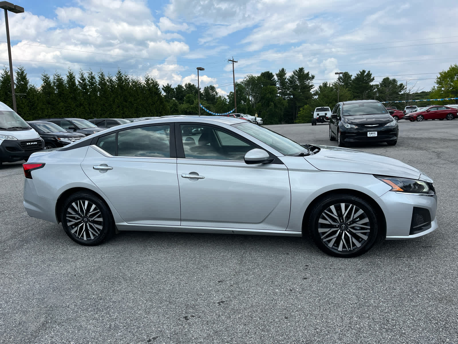 2023 Nissan Altima SV