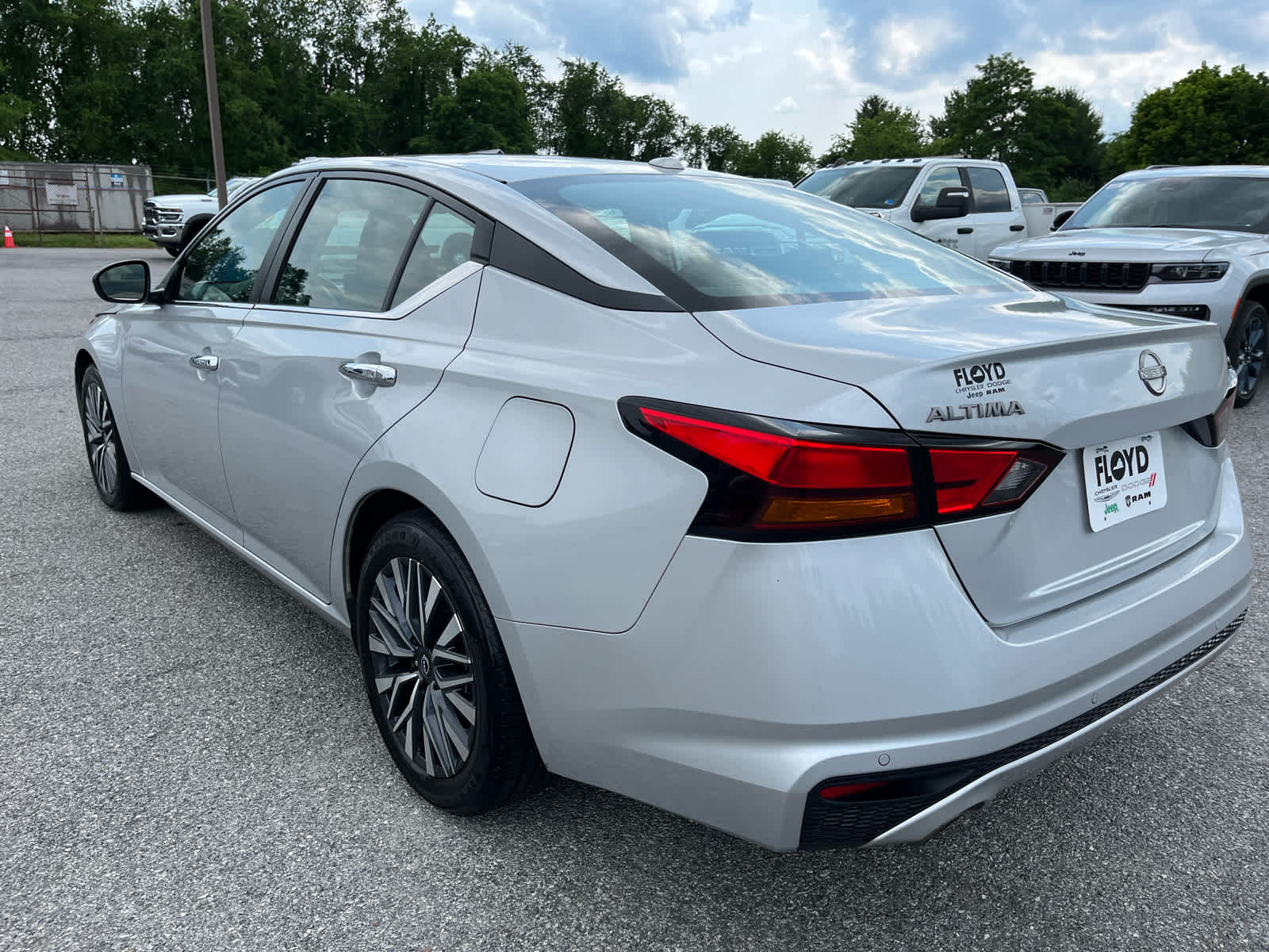 2023 Nissan Altima SV