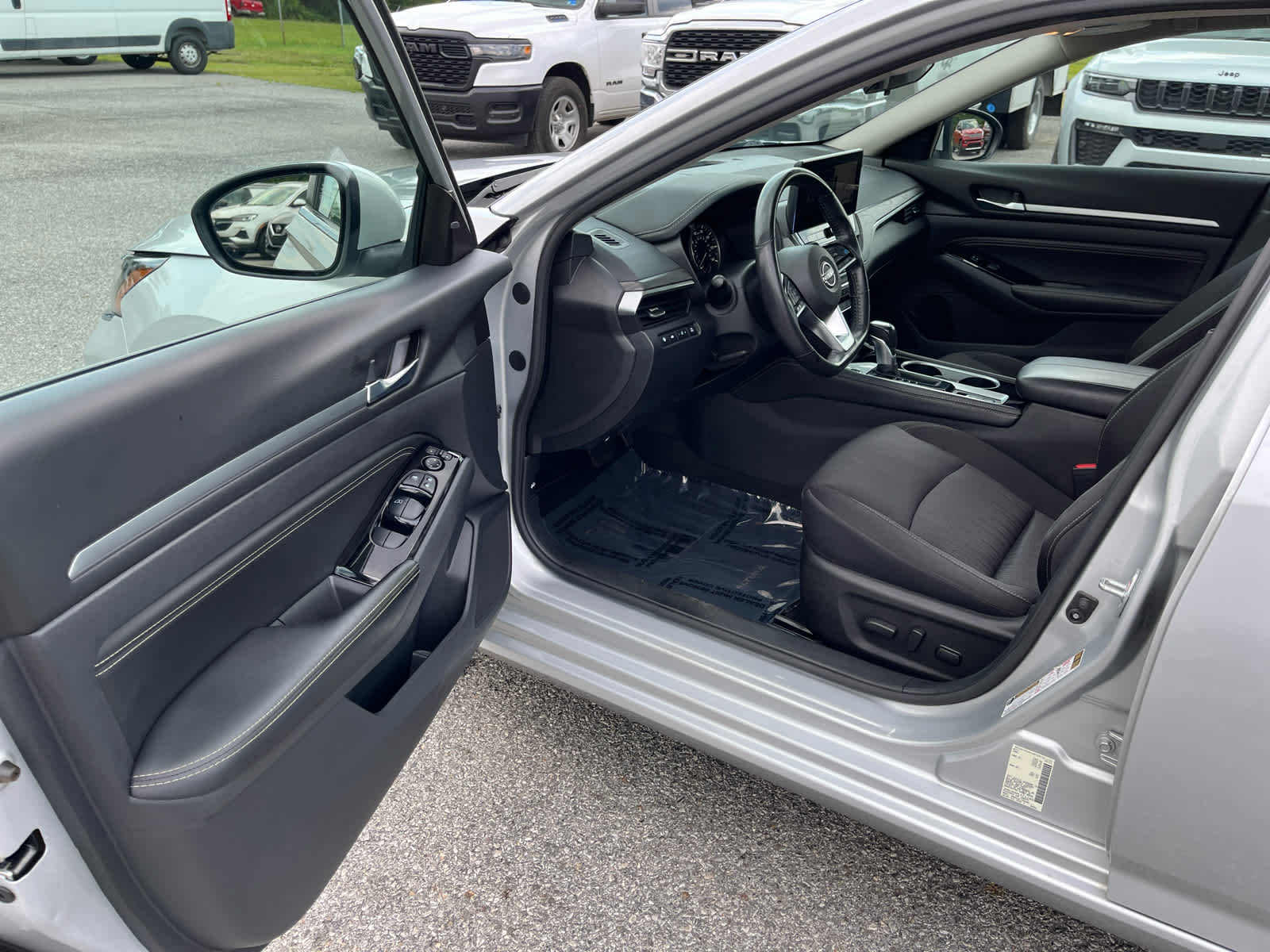 2023 Nissan Altima SV