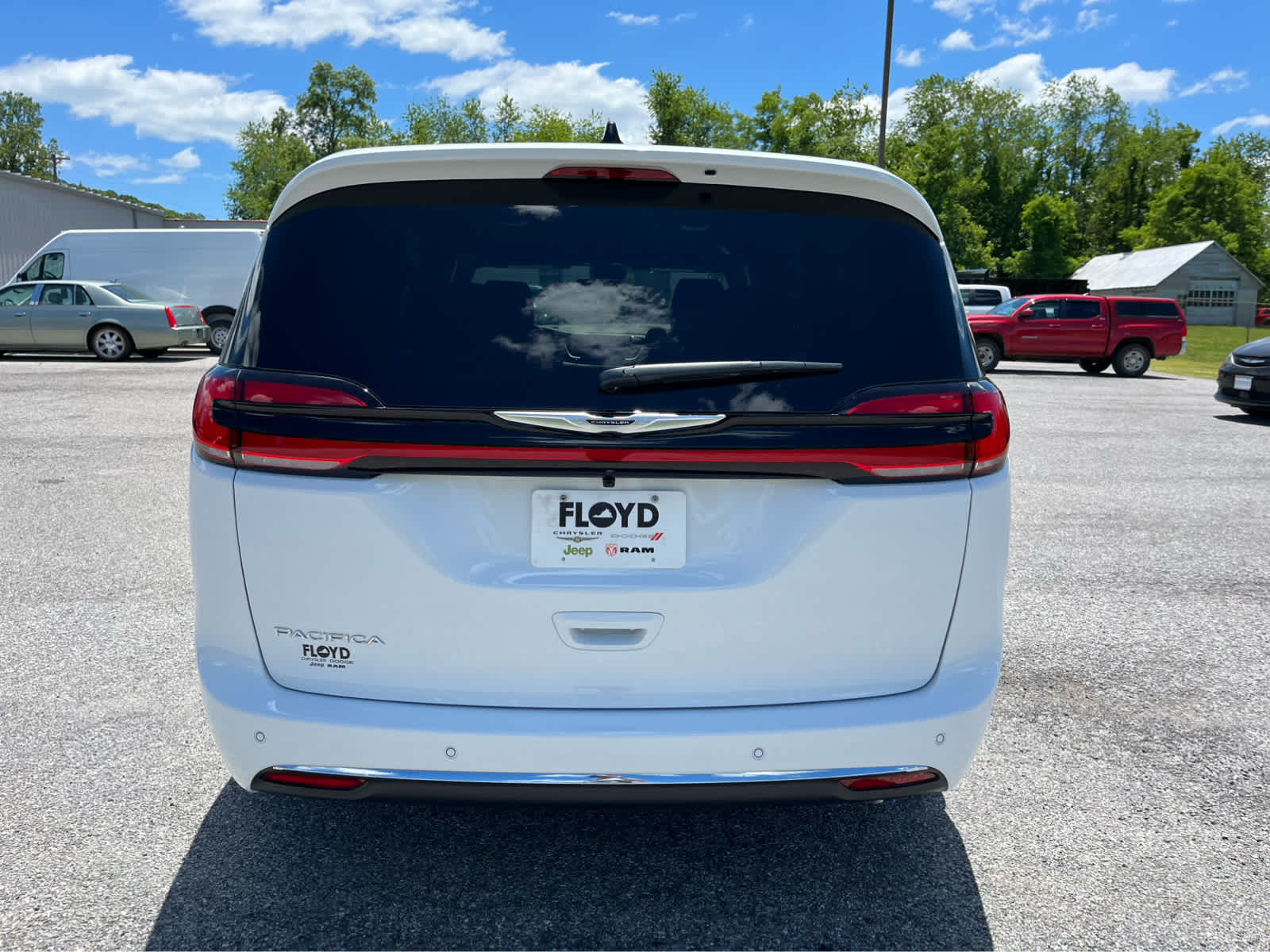 2026 Chrysler Pacifica Select