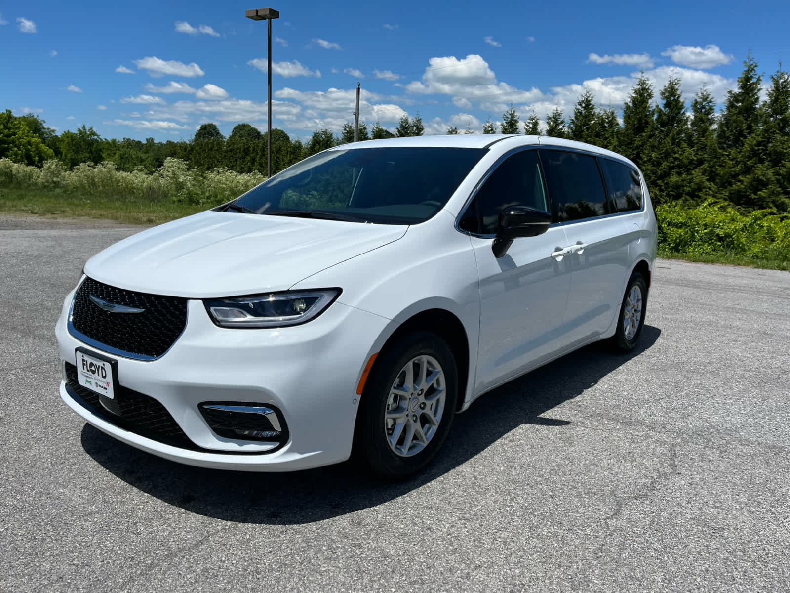 2026 Chrysler Pacifica Select