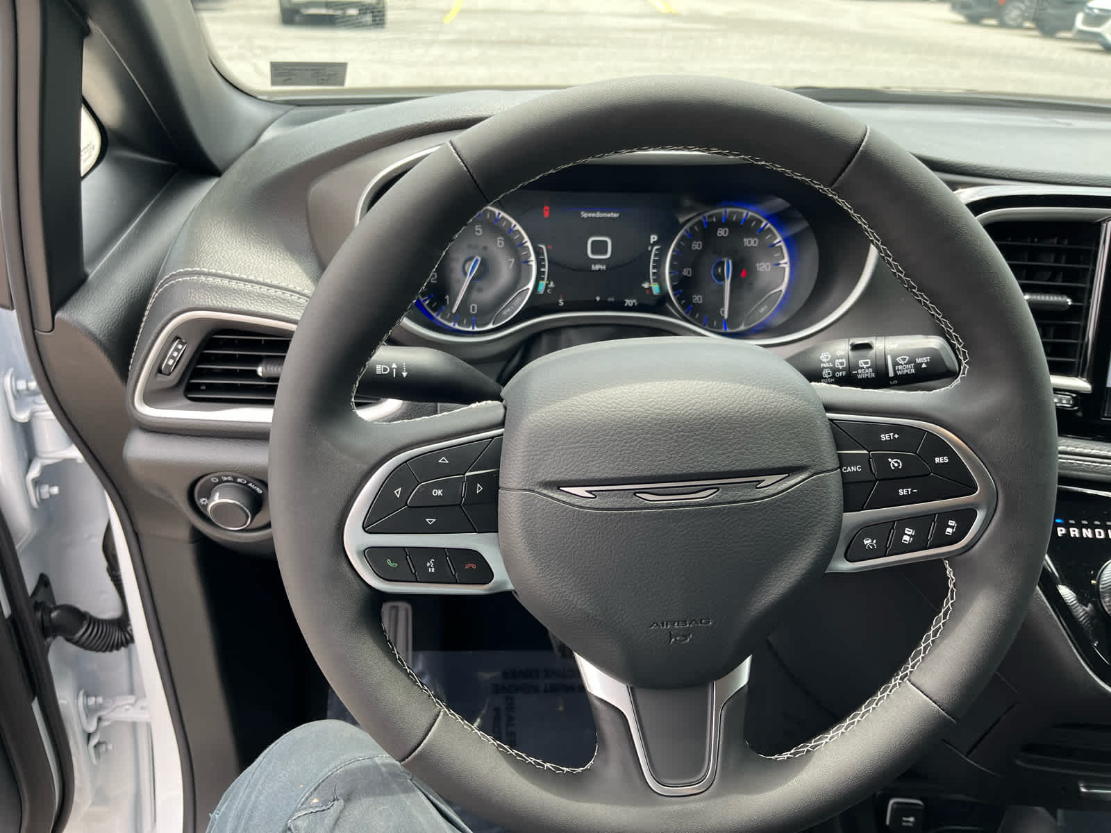 2027 Chrysler Pacifica Select