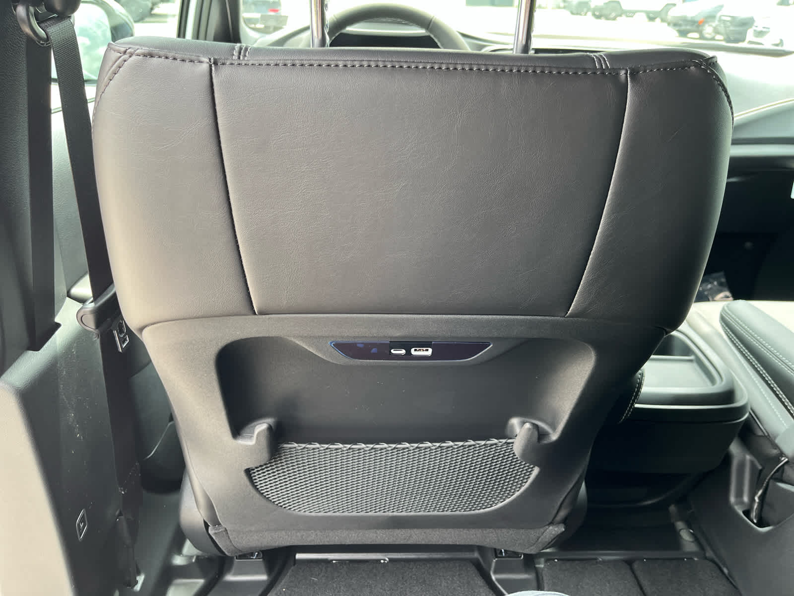 2027 Chrysler Pacifica Select
