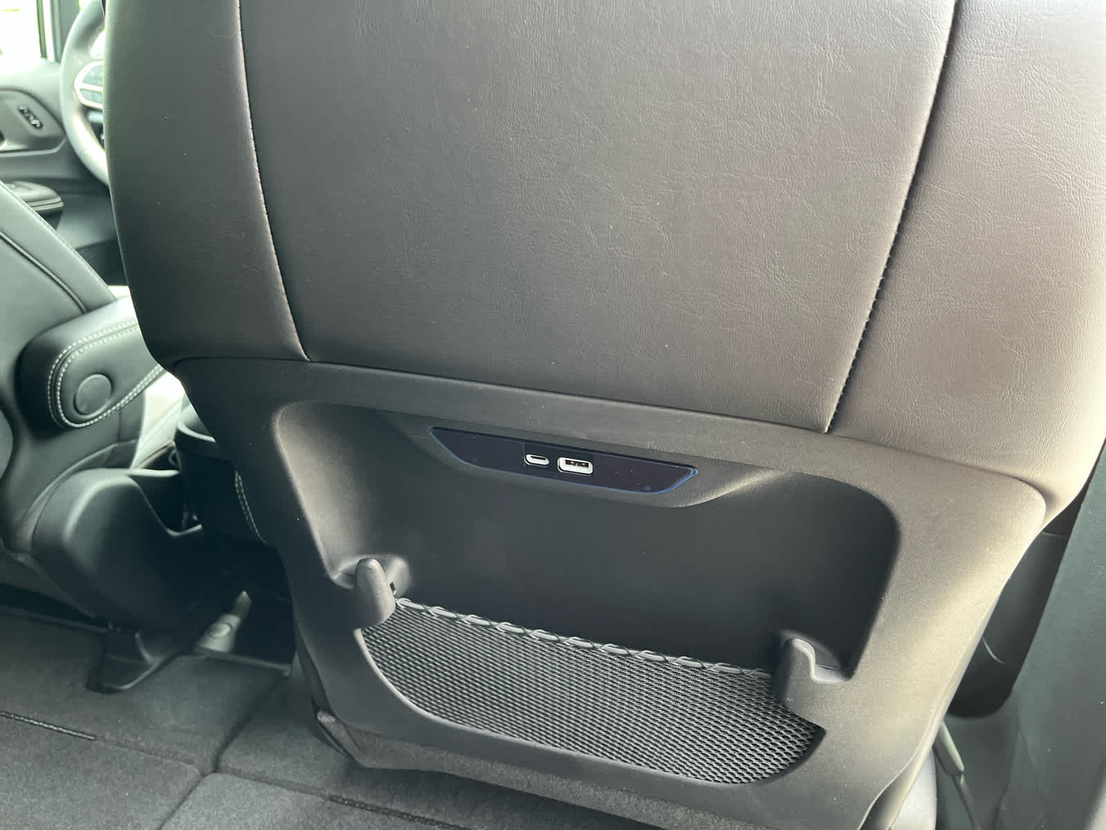 2027 Chrysler Pacifica Select