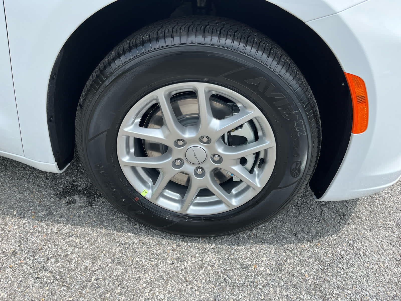 2027 Chrysler Pacifica Select
