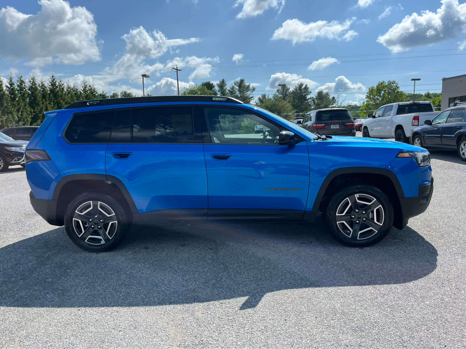 2026 Jeep Cherokee Laredo