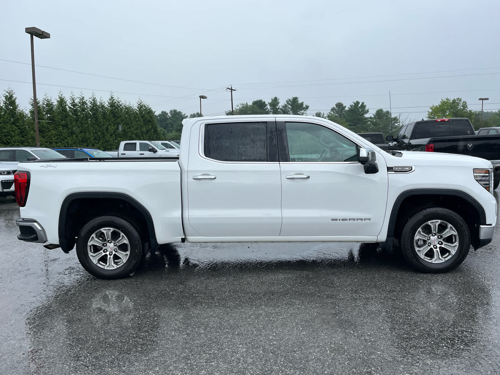 2024 GMC Sierra 1500 SLT